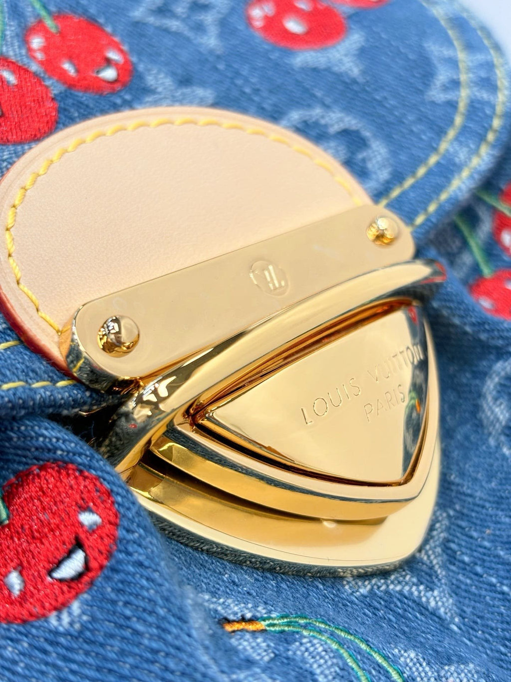 Louis Vuitton M13680 LV x TM Sunset