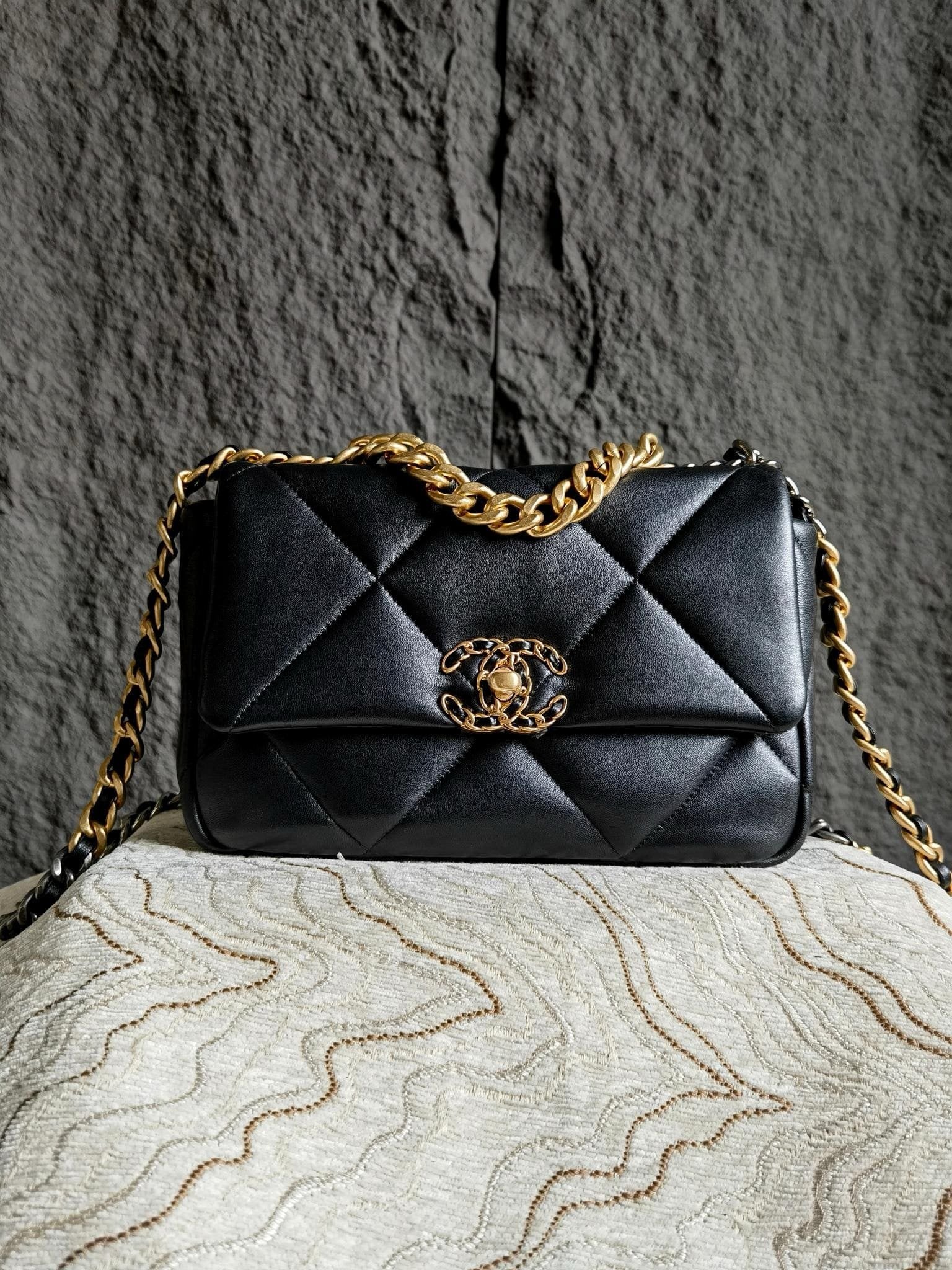 CHANEL 19 HANDBAG AS1160 Top quality version