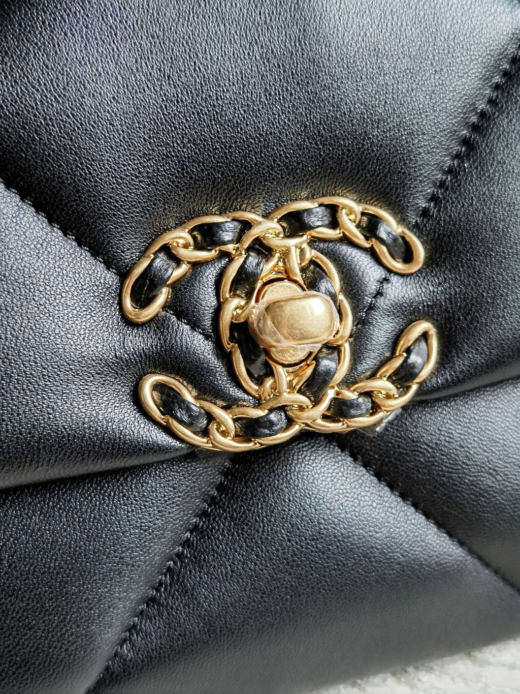 CHANEL 19 HANDBAG AS1160 Top quality version
