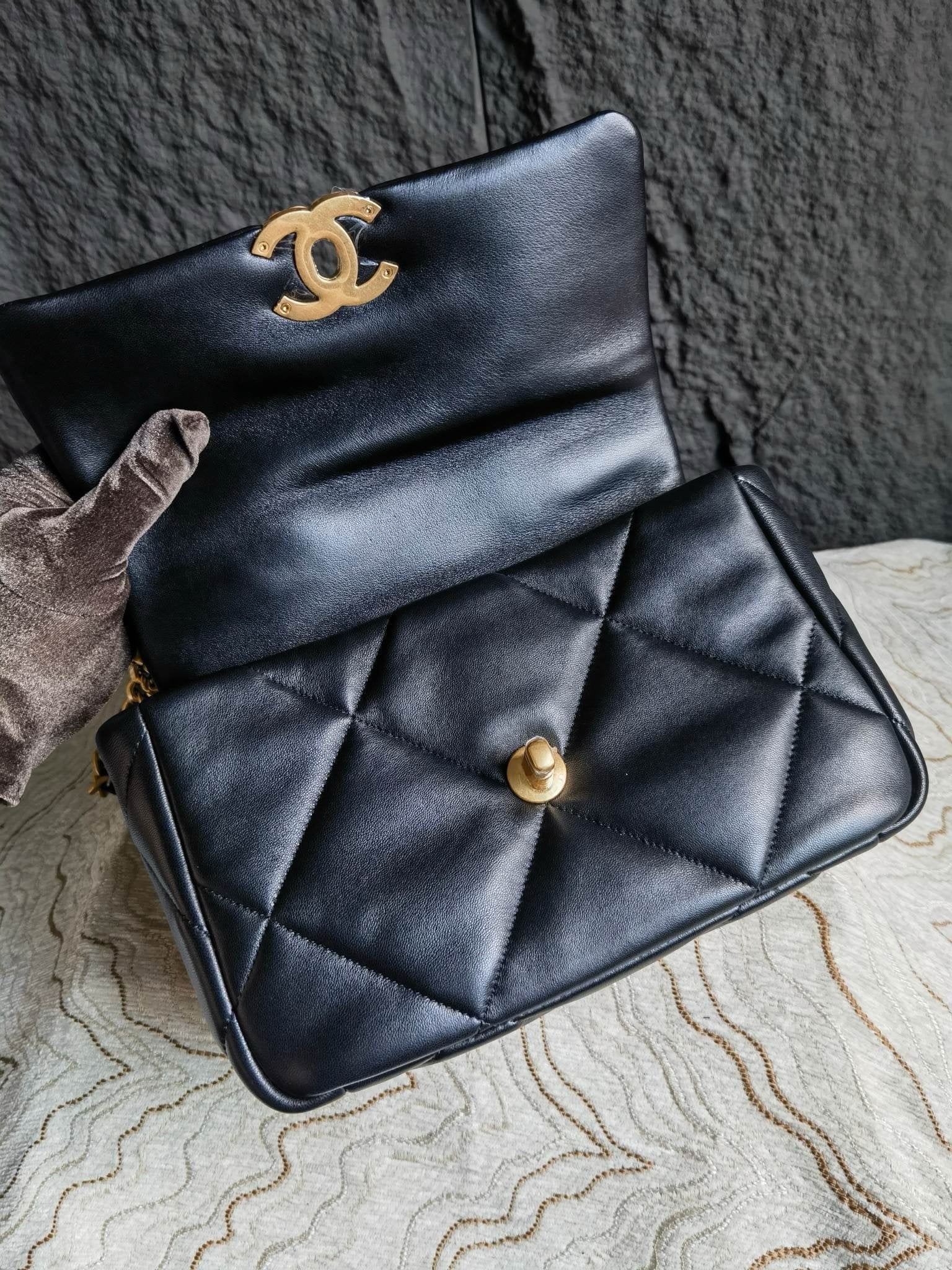 CHANEL 19 HANDBAG AS1160 Top quality version