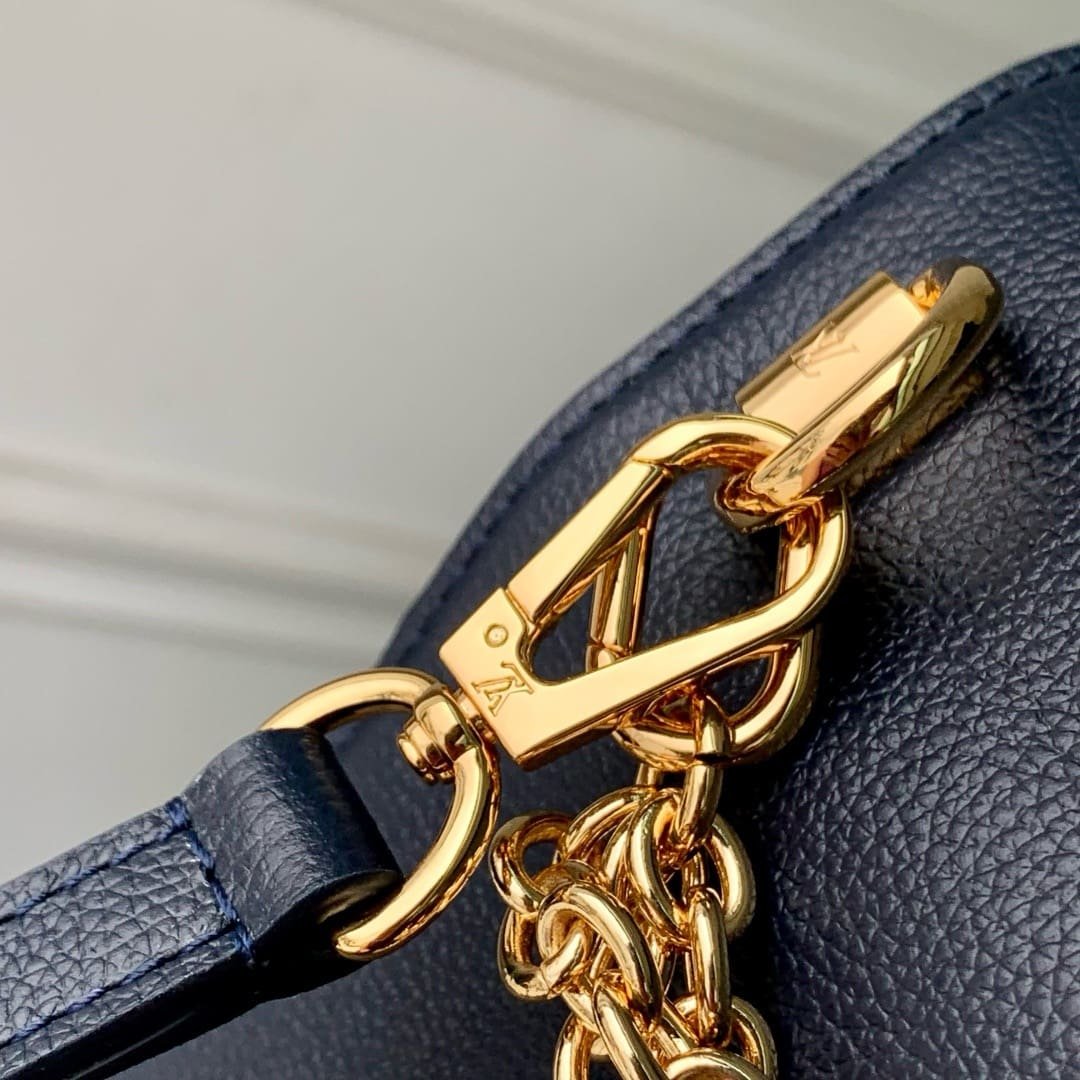 Louis Vuitton M14342 Twist MM Slim