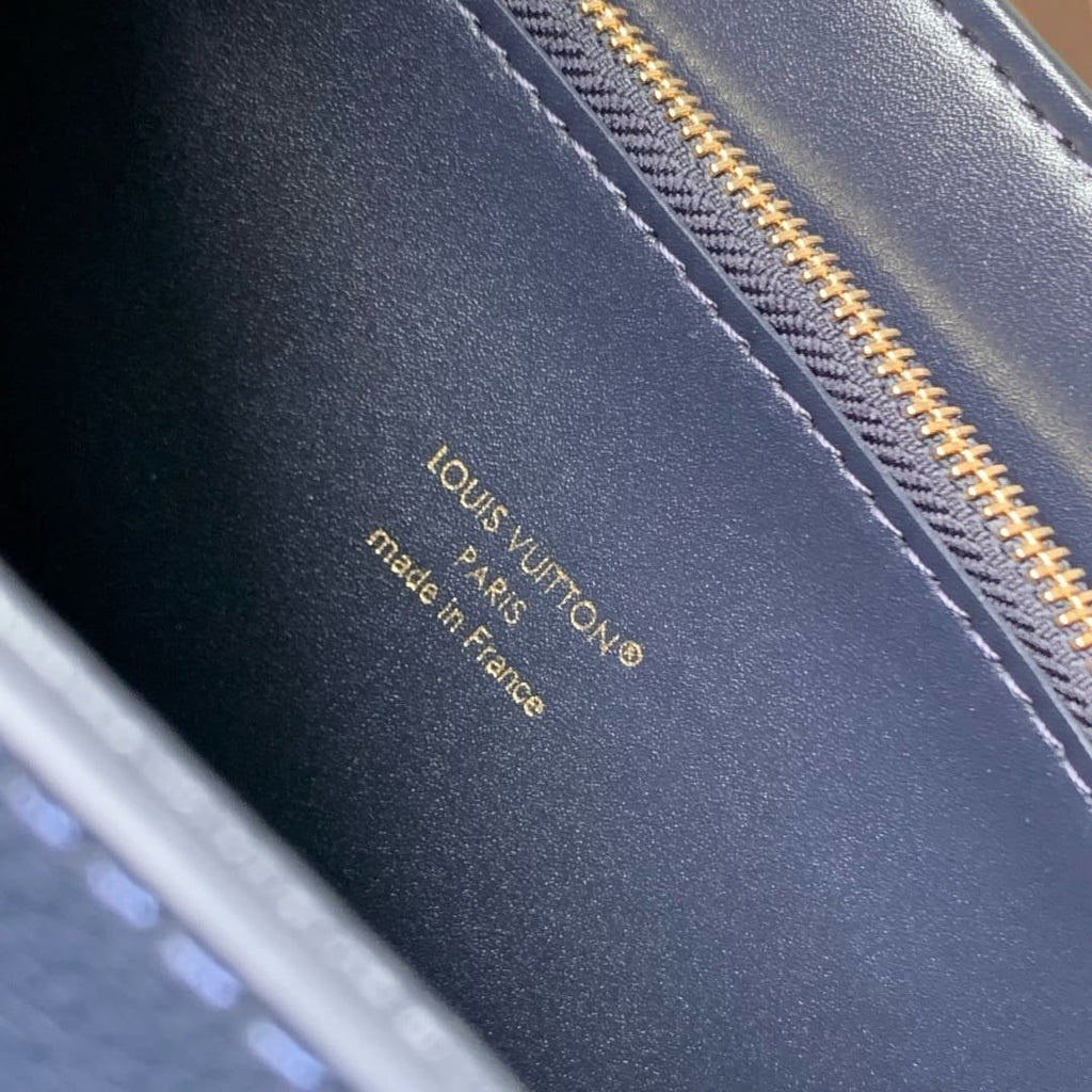 Louis Vuitton M14342 Twist MM Slim