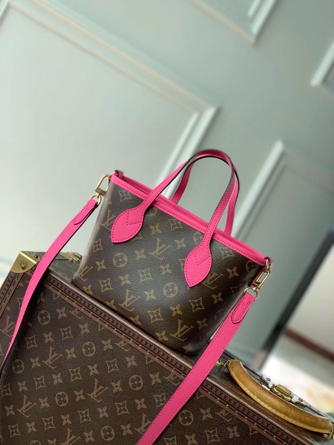 Louis Vuitton M12106 Neverfull Bandoulière Inside Out BB