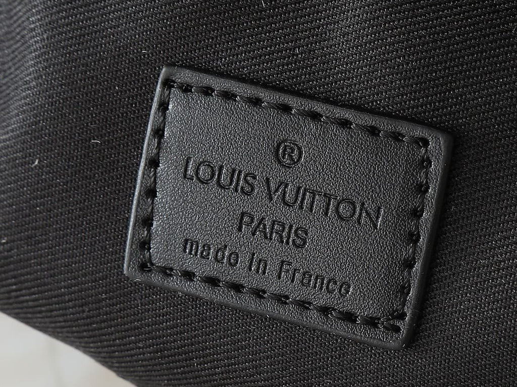 Louis Vuitton M12636 Pulse Wearable Wallet