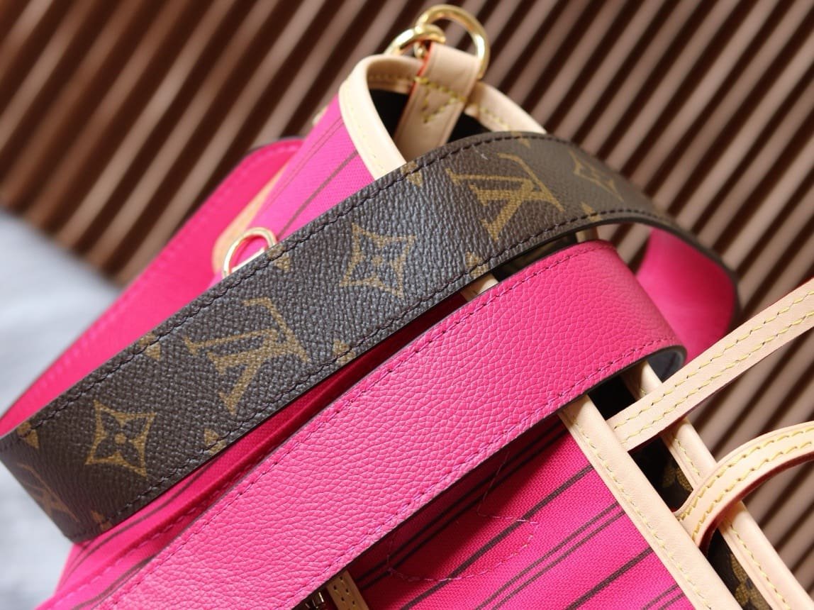 Louis Vuitton M12257 Neverfull Bandoulière Inside Out MM