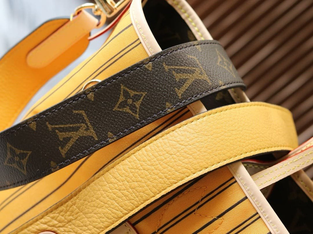 Louis Vuitton M11947 Neverfull Bandoulière Inside Out MM