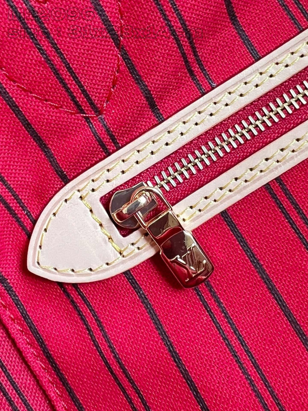 Louis Vuitton M12096 Neverfull Bandoulière Inside Out MM
