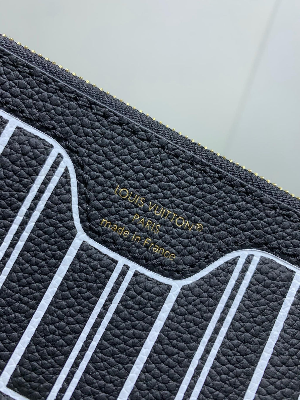 Louis Vuitton M11946 Neverfull Inside Out MM