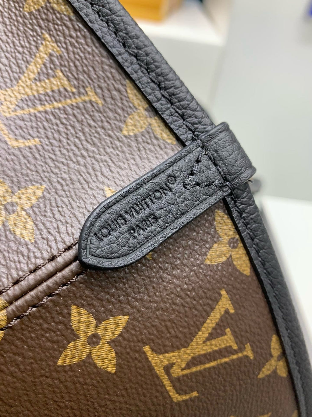 Louis Vuitton M11946 Neverfull Inside Out MM
