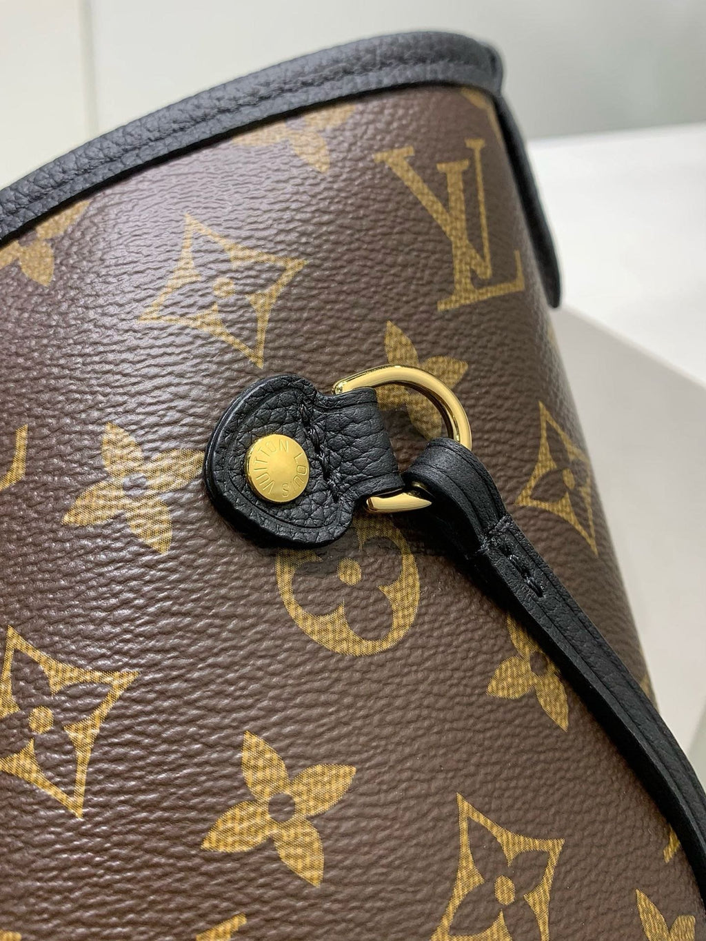 Louis Vuitton M11946 Neverfull Inside Out MM