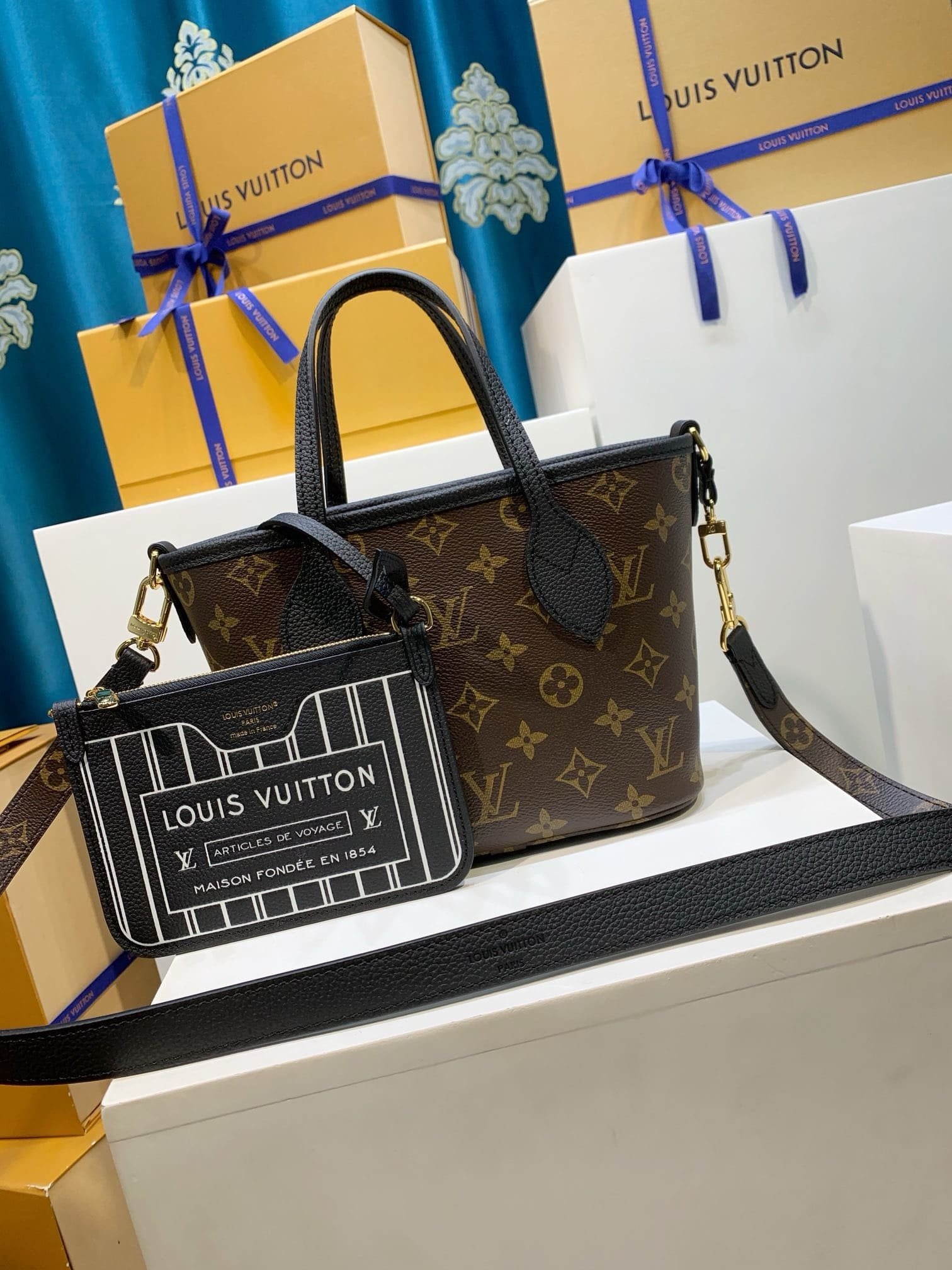 Louis Vuitton M12099 Neverfull Bandoulière Inside Out BB