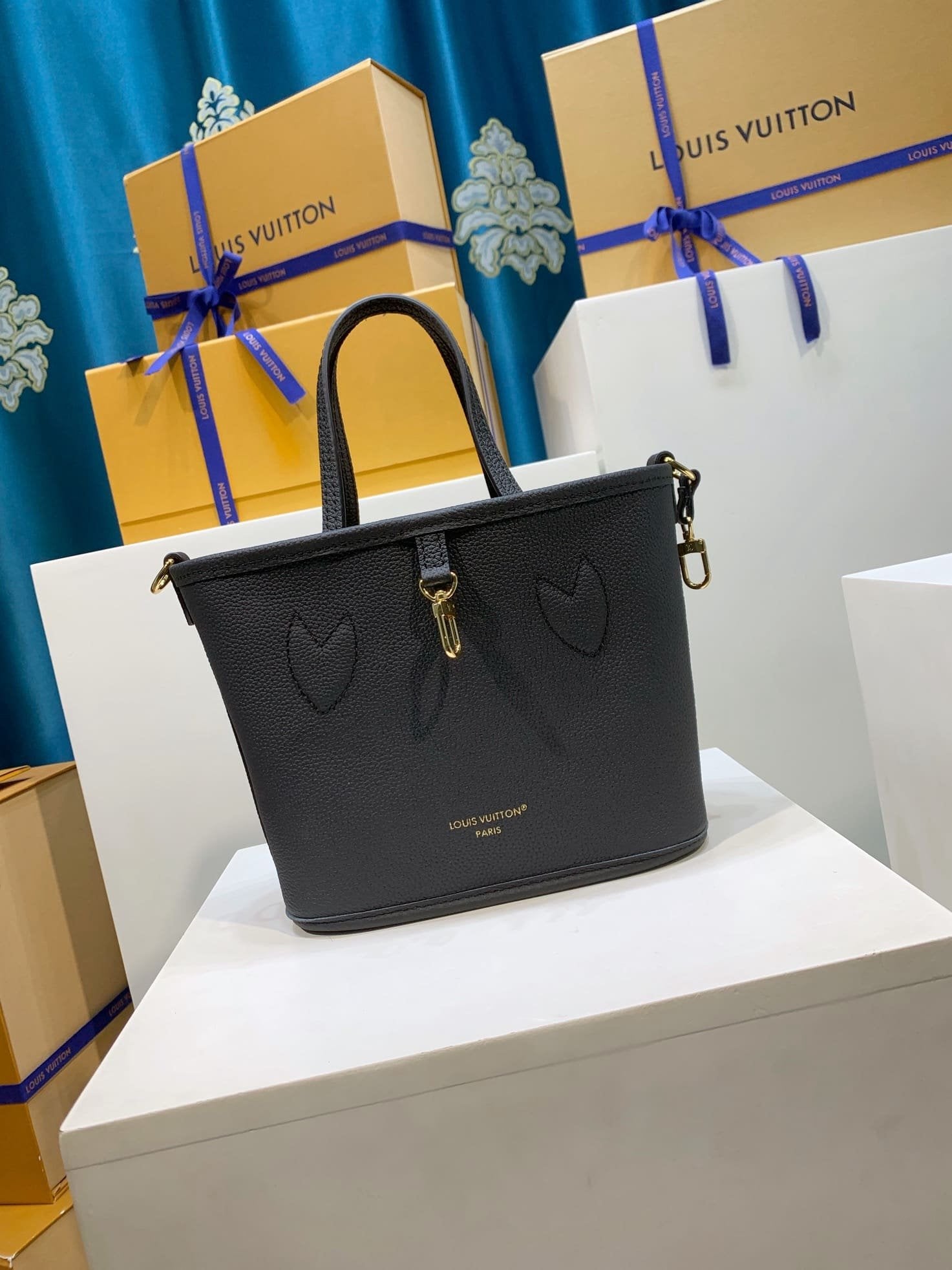 Louis Vuitton M12099 Neverfull Bandoulière Inside Out BB