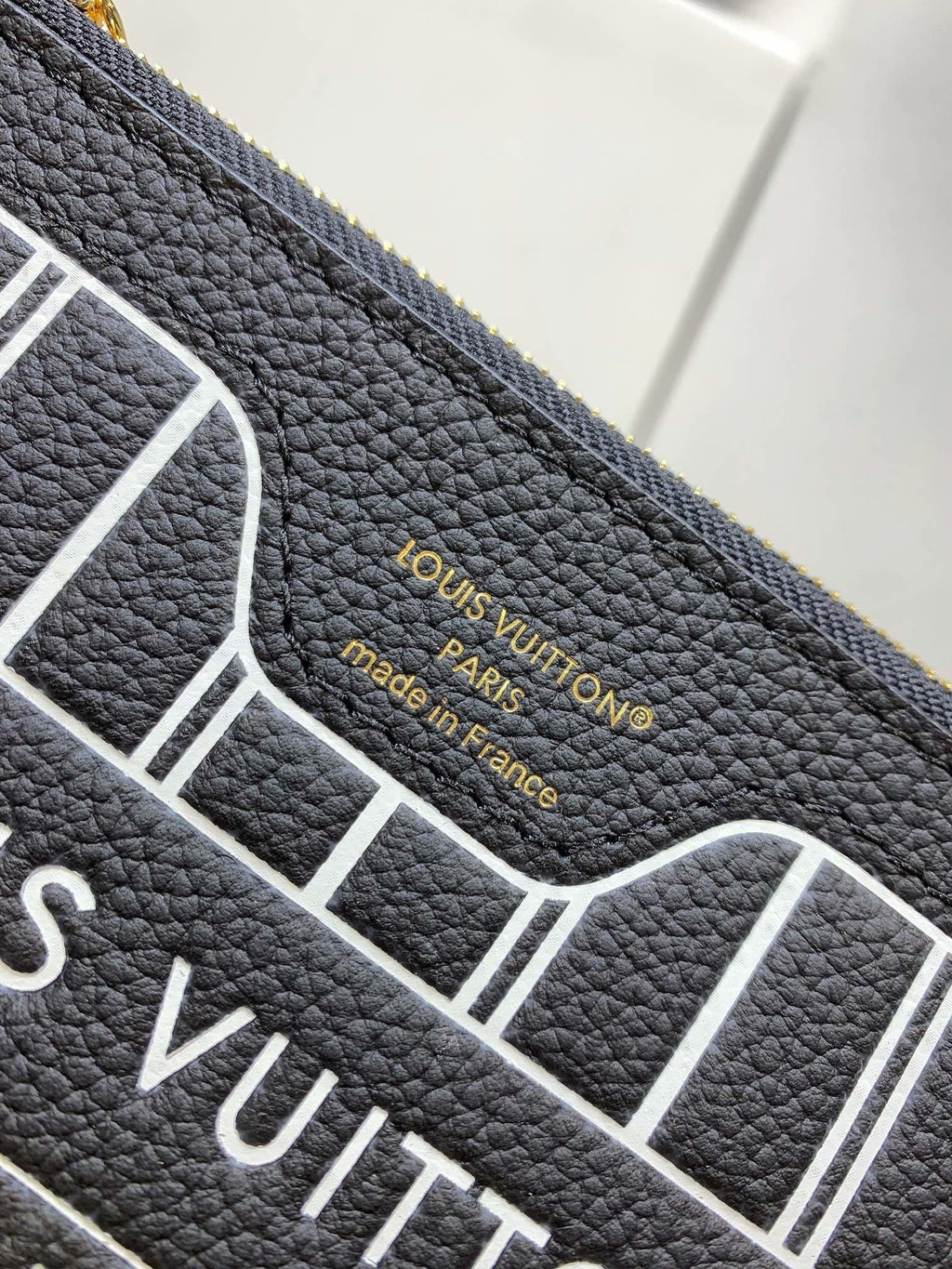 Louis Vuitton M12099 Neverfull Bandoulière Inside Out BB