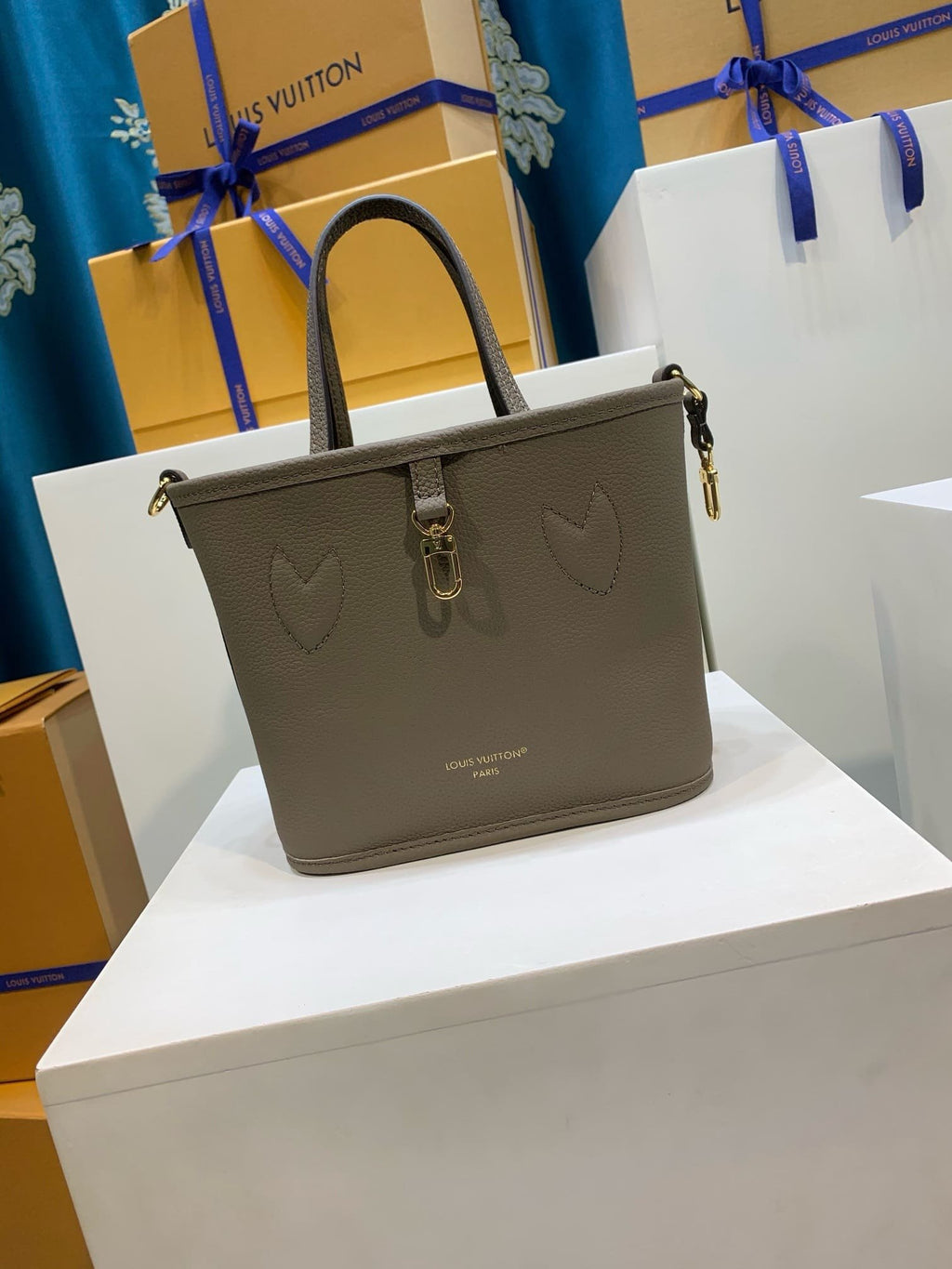 Louis Vuitton M12109 Neverfull Bandoulière Inside Out BB