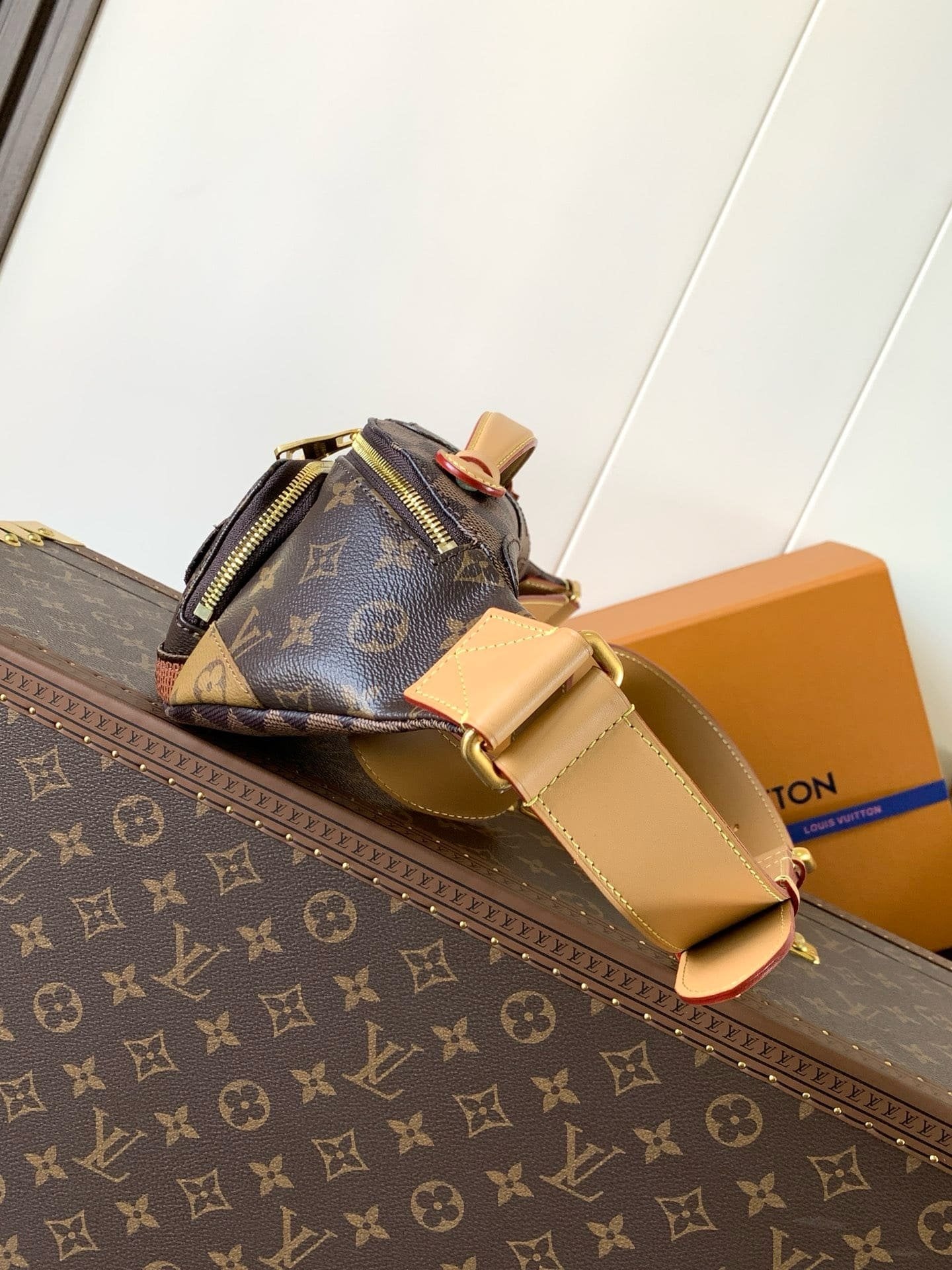 Louis Vuitton M15271 Rush Bumbag