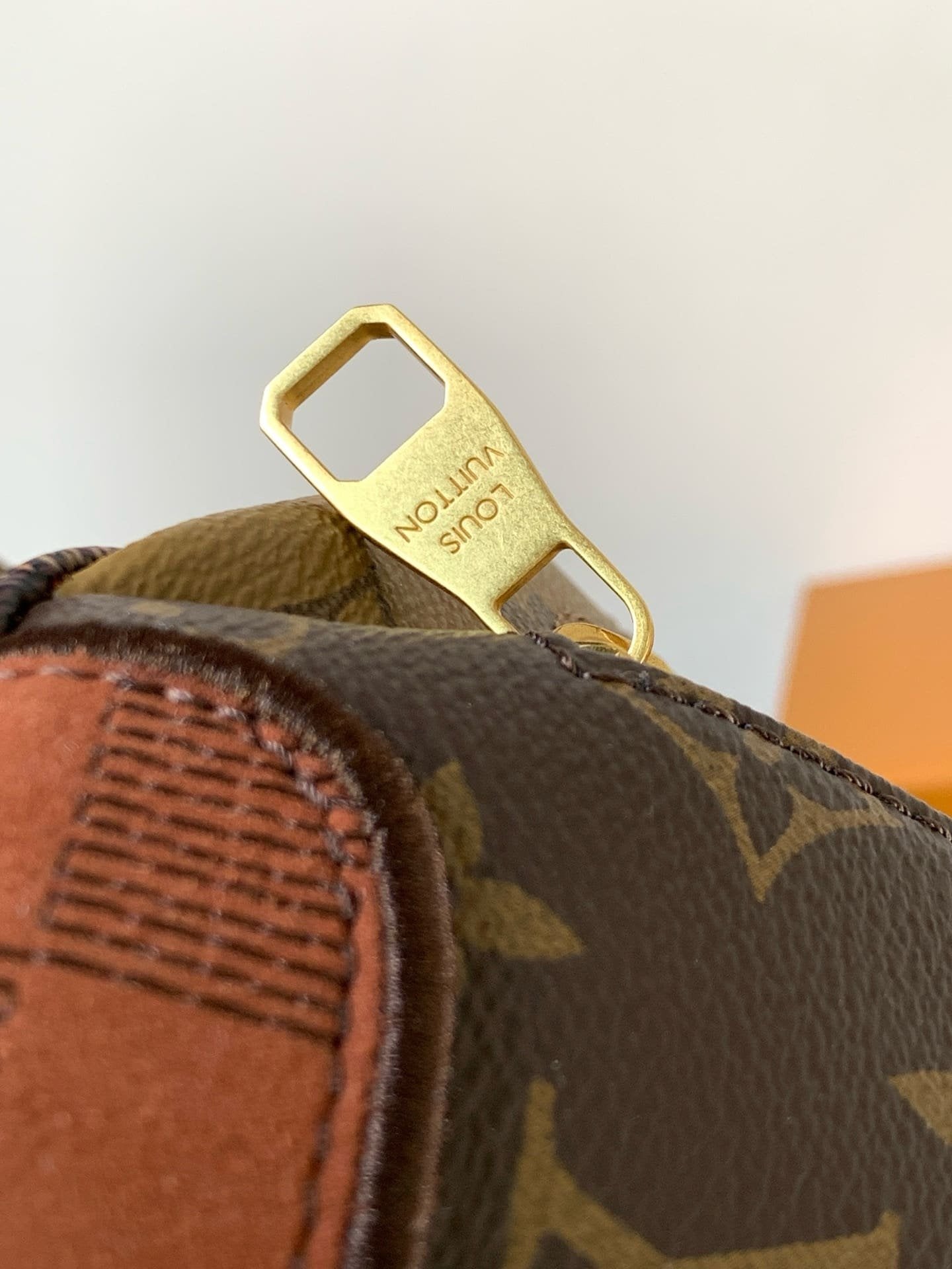 Louis Vuitton M15271 Rush Bumbag