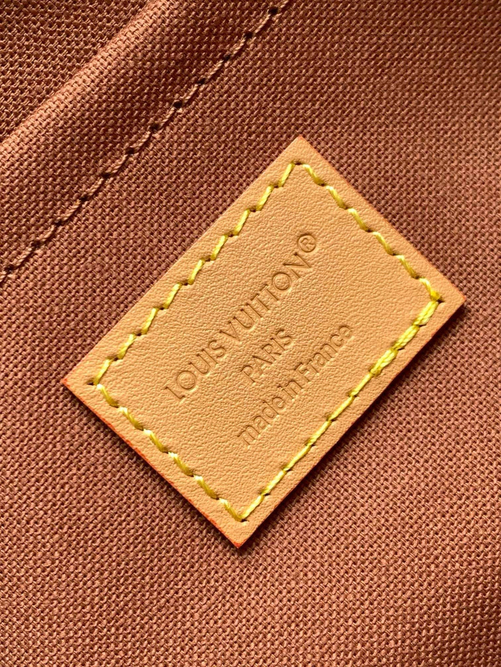 Louis Vuitton M26068 Nil