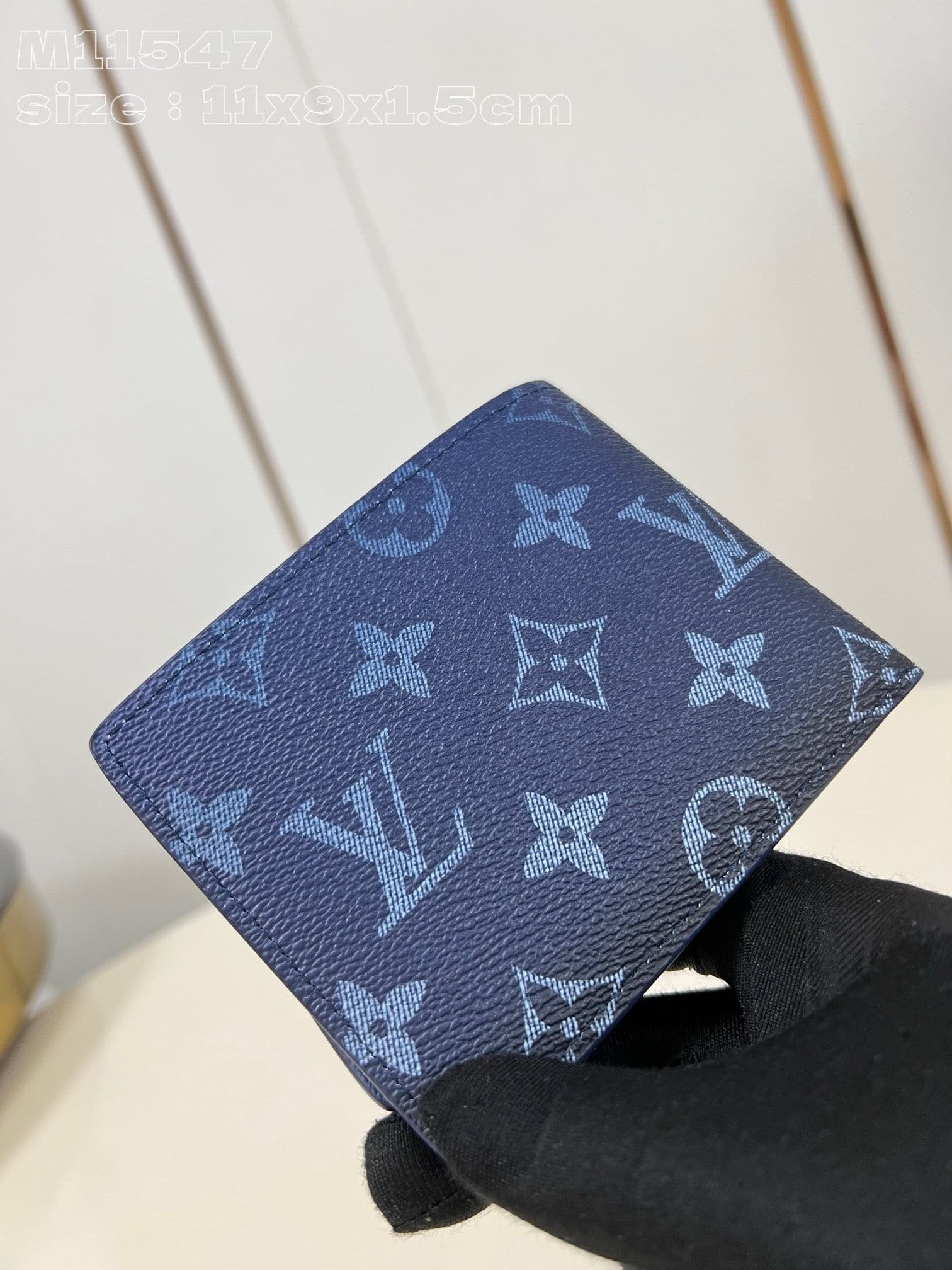 Louis Vuitton M11547 Multiple Wallet