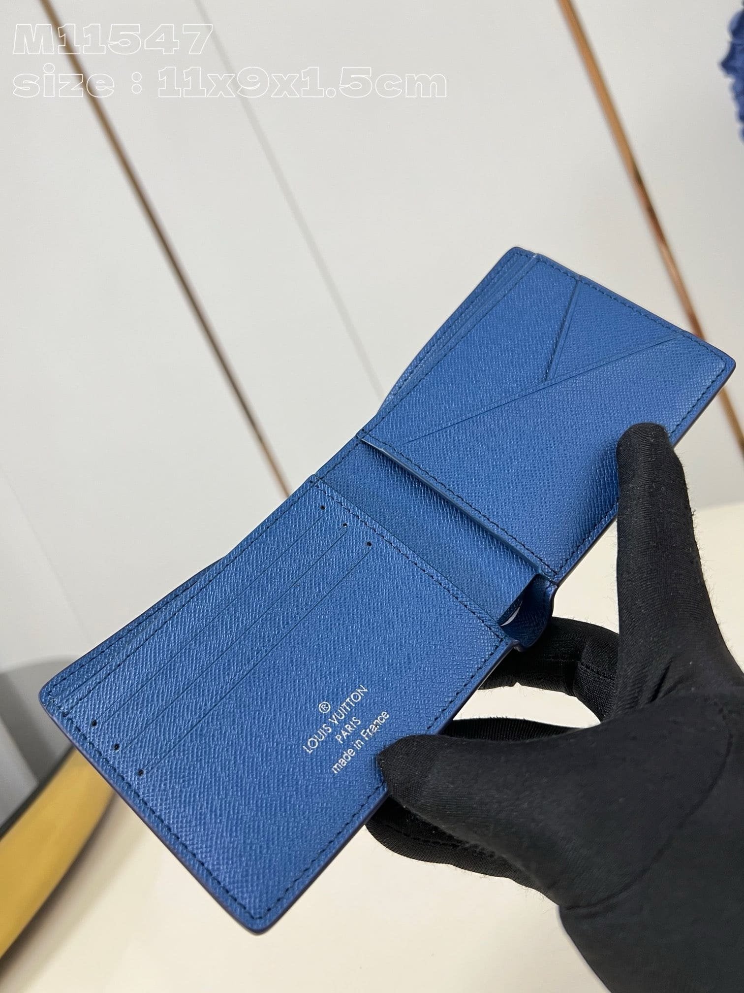 Louis Vuitton M11547 Multiple Wallet