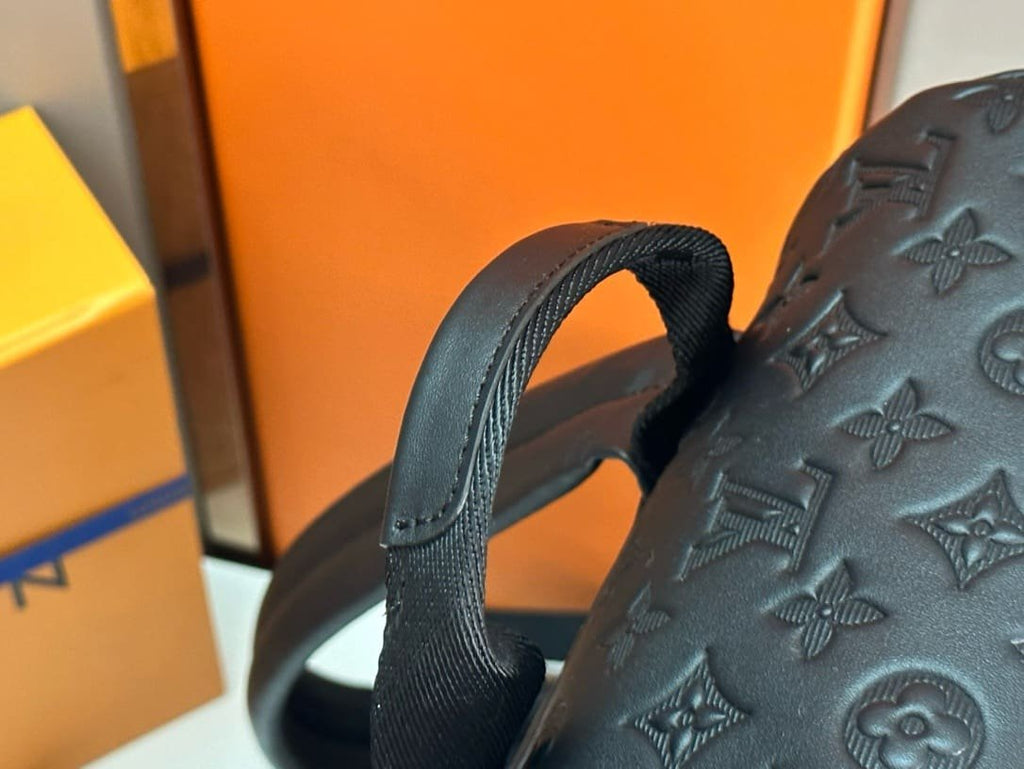Louis Vuitton M43680 Discovery Backpack