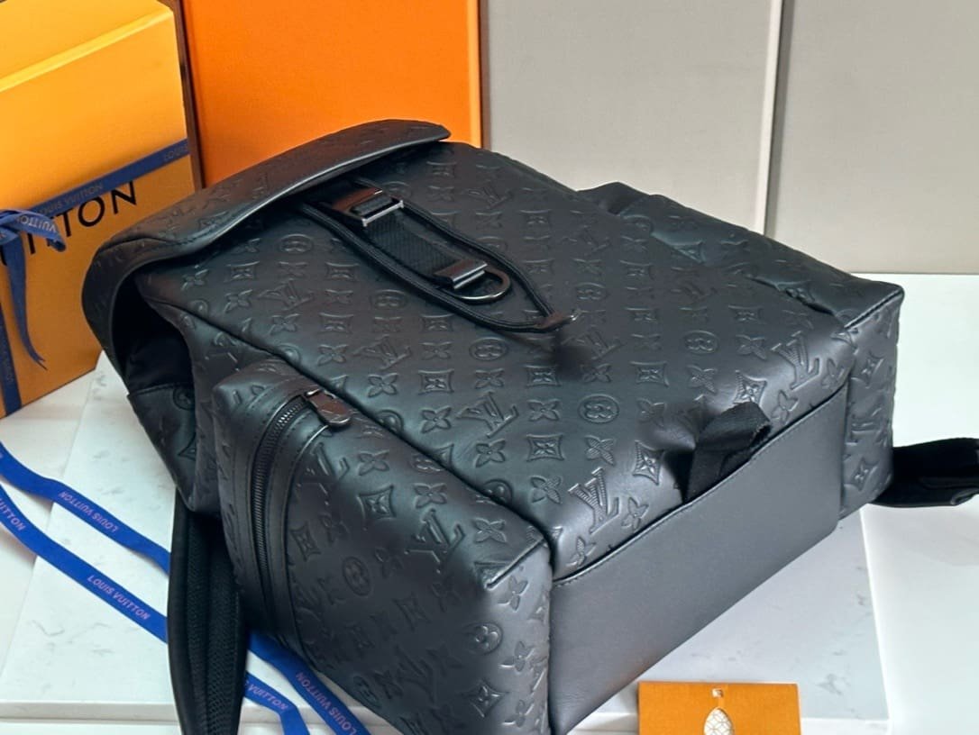 Louis Vuitton M43680 Discovery Backpack