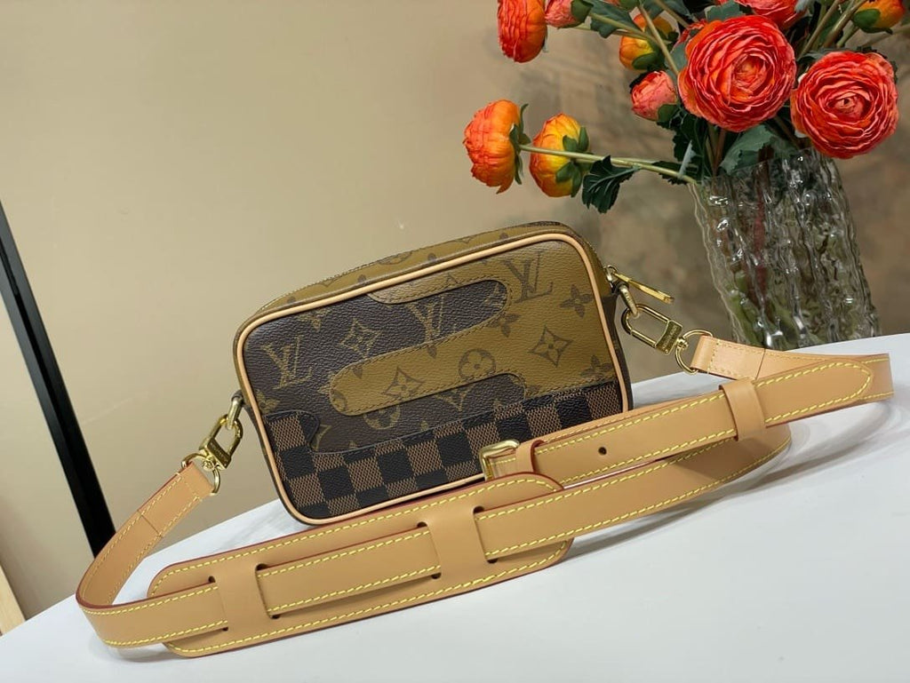 Louis Vuitton M26020 Trocadéro Wearable Wallet