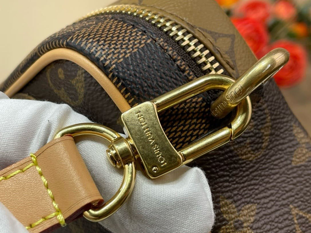 Louis Vuitton M26020 Trocadéro Wearable Wallet
