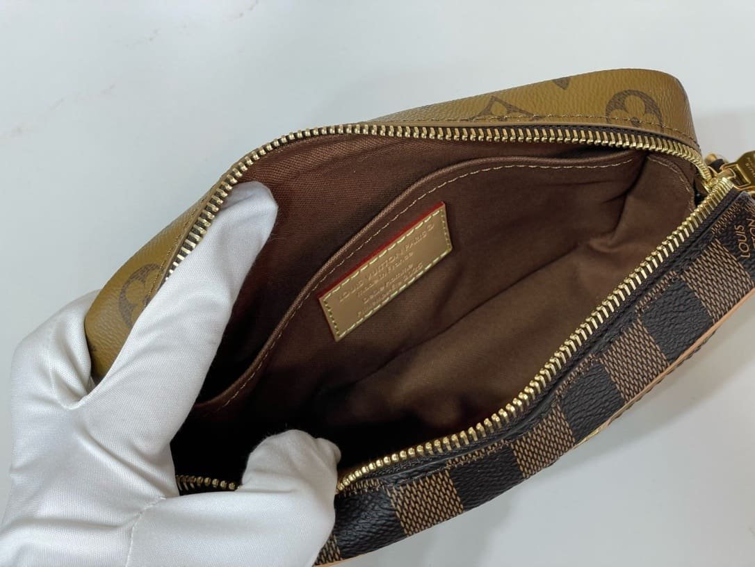 Louis Vuitton M26020 Trocadéro Wearable Wallet