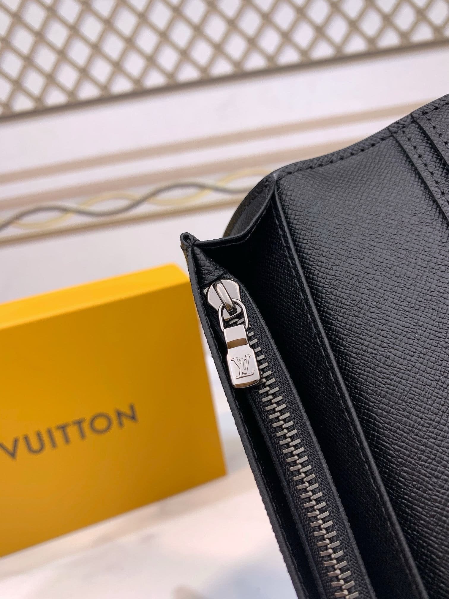 Louis Vuitton M61697 Brazza Wallet