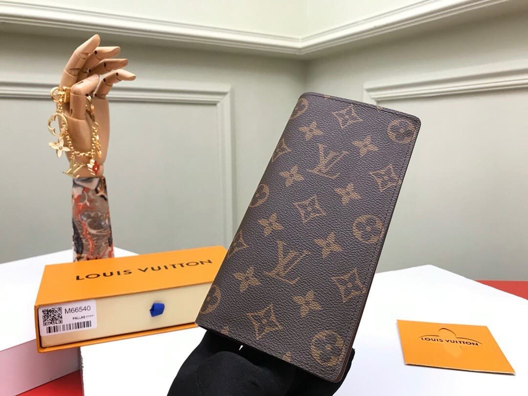 Louis Vuitton M66540 Wallet