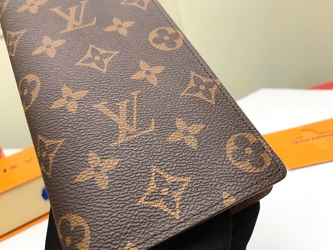 Louis Vuitton M66540 Wallet