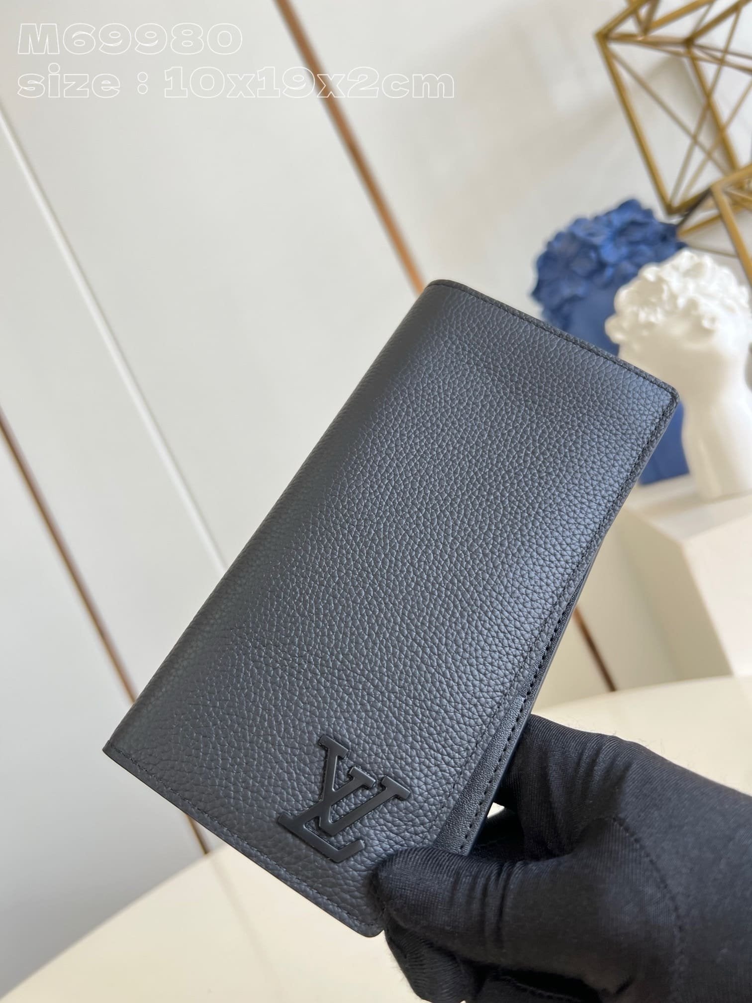 Louis Vuitton M69980 Brazza Wallet