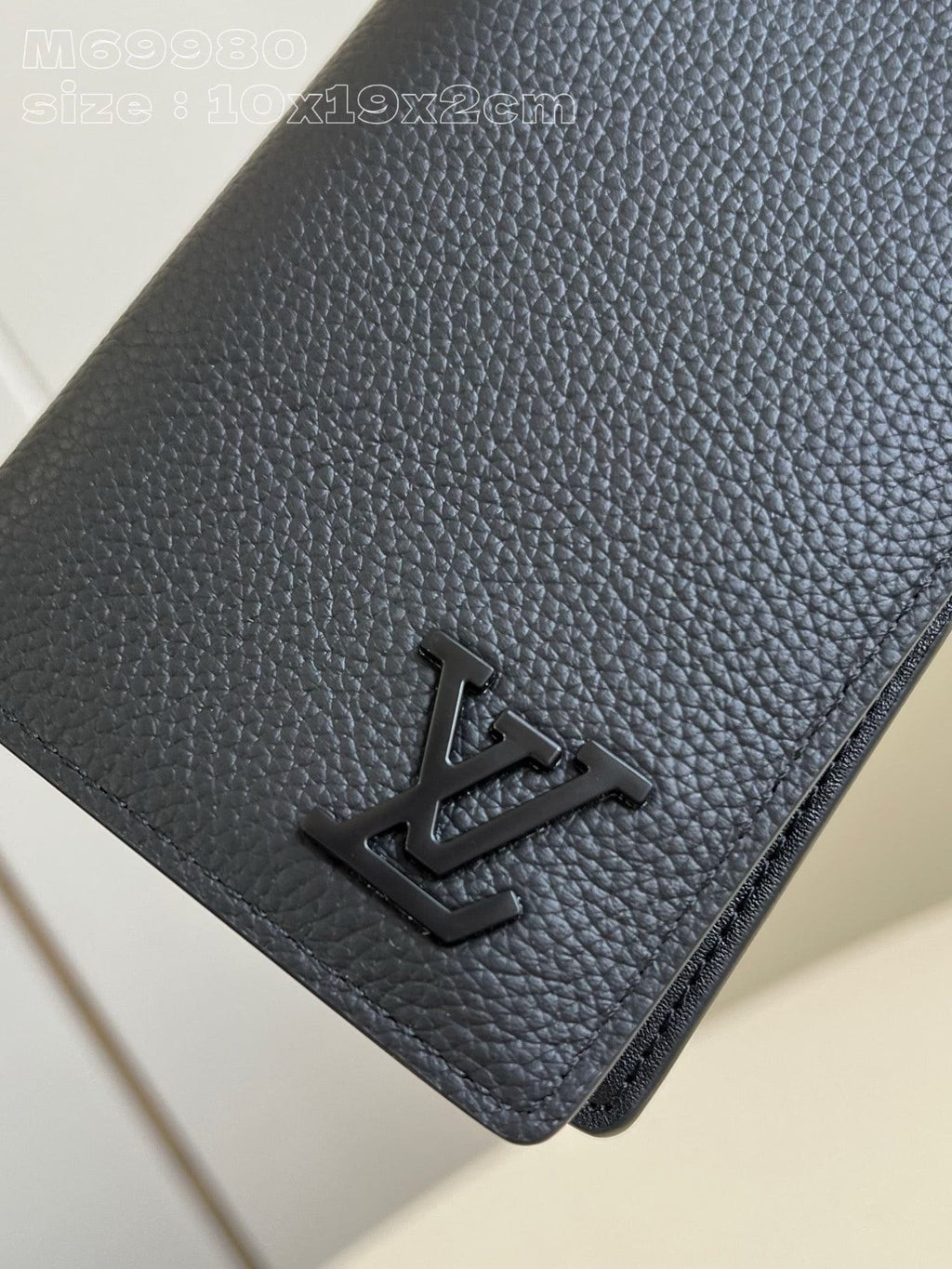 Louis Vuitton M69980 Brazza Wallet
