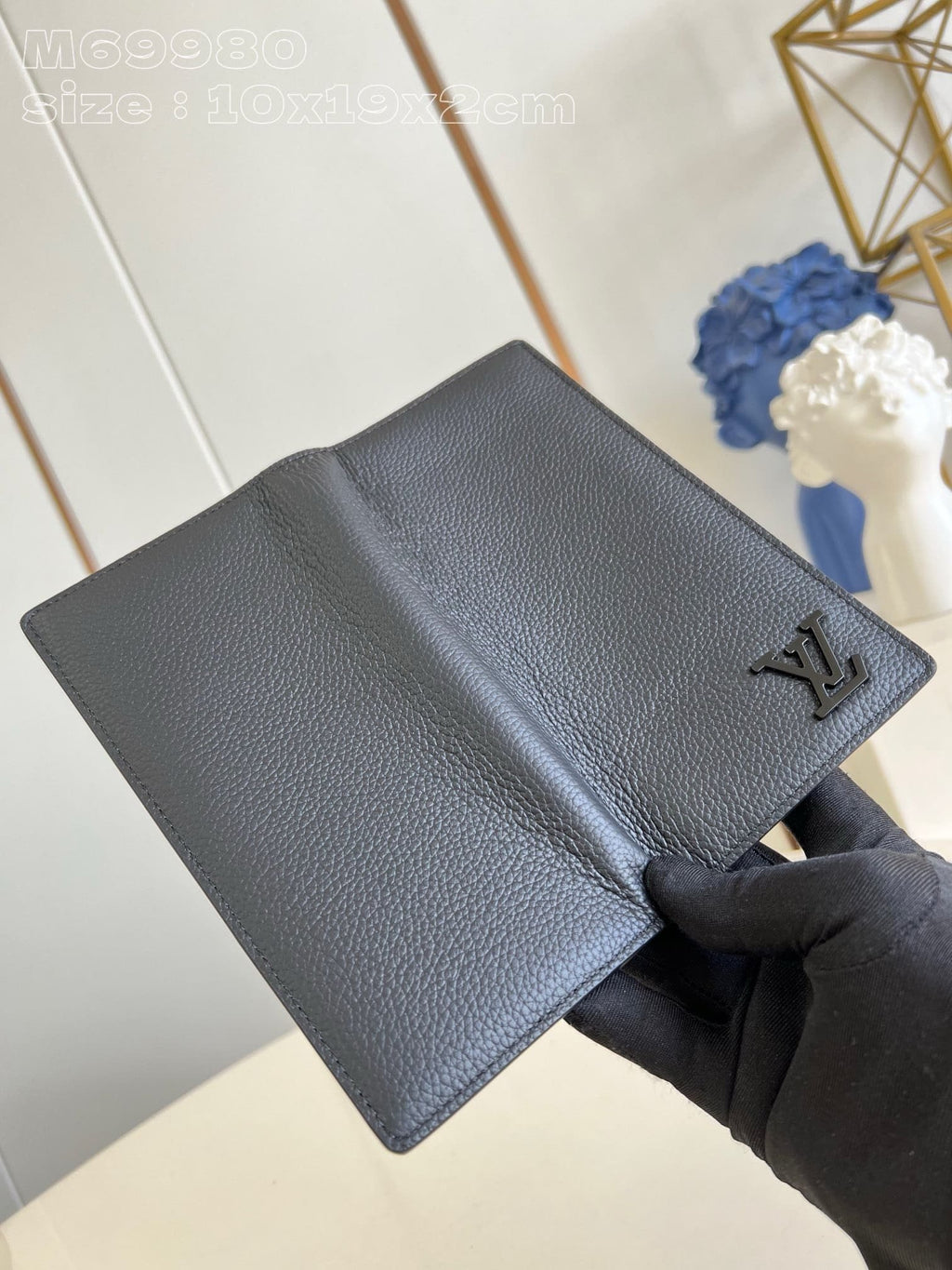 Louis Vuitton M69980 Brazza Wallet