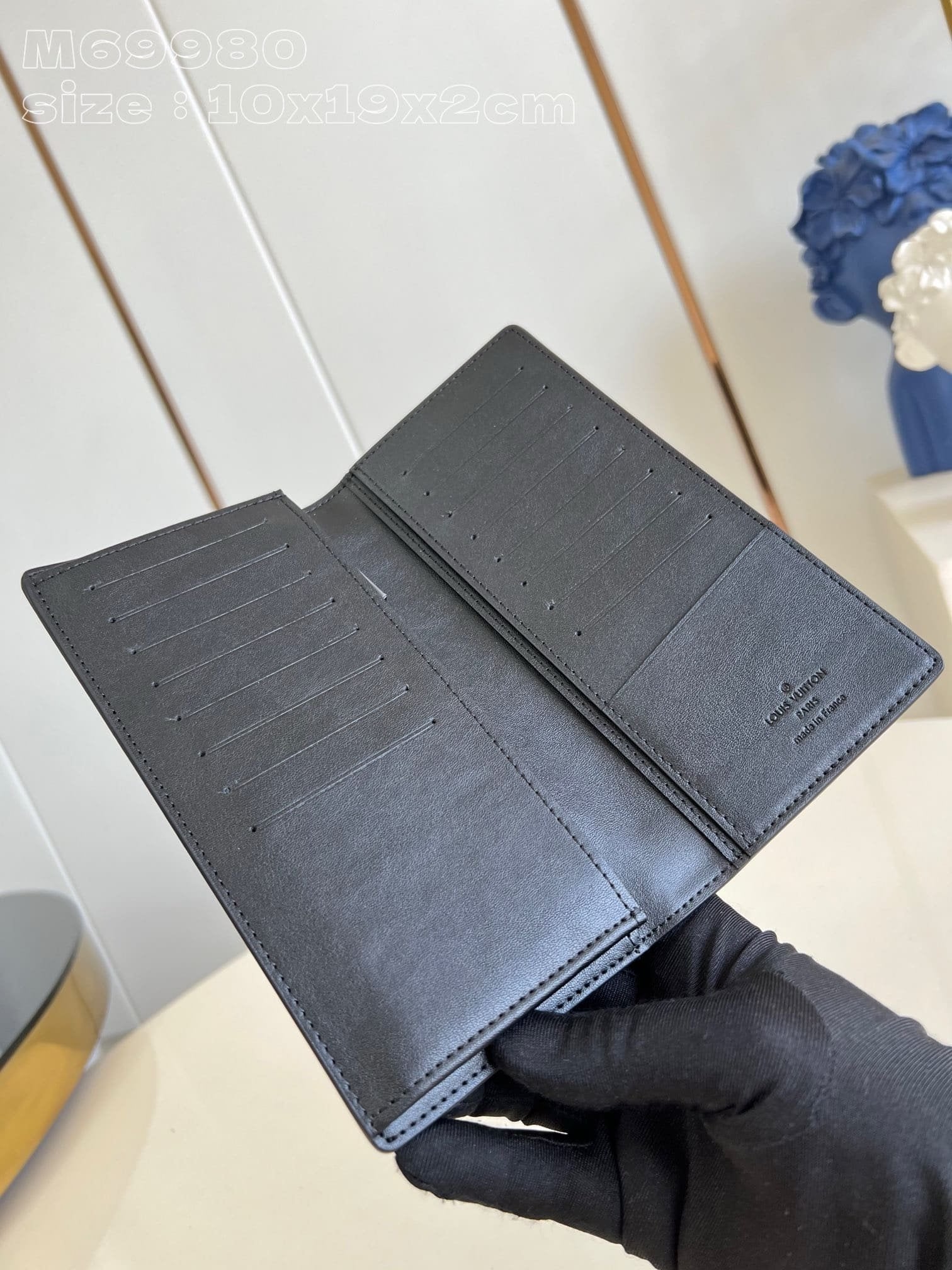Louis Vuitton M69980 Brazza Wallet