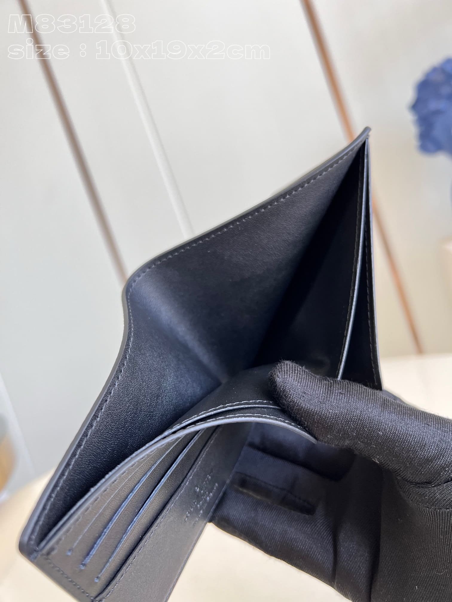 Louis Vuitton M83128 Slender Wallet
