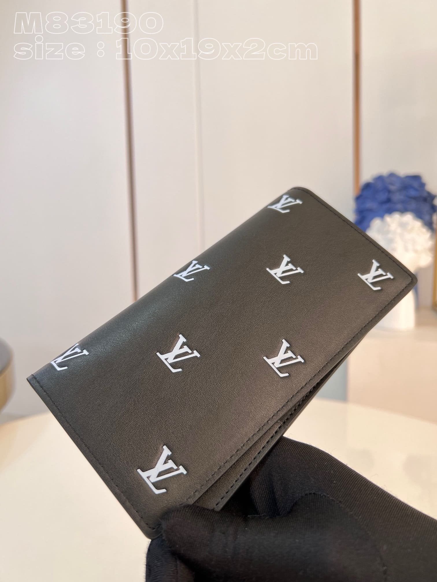 Louis Vuitton M83190 Brazza Wallet