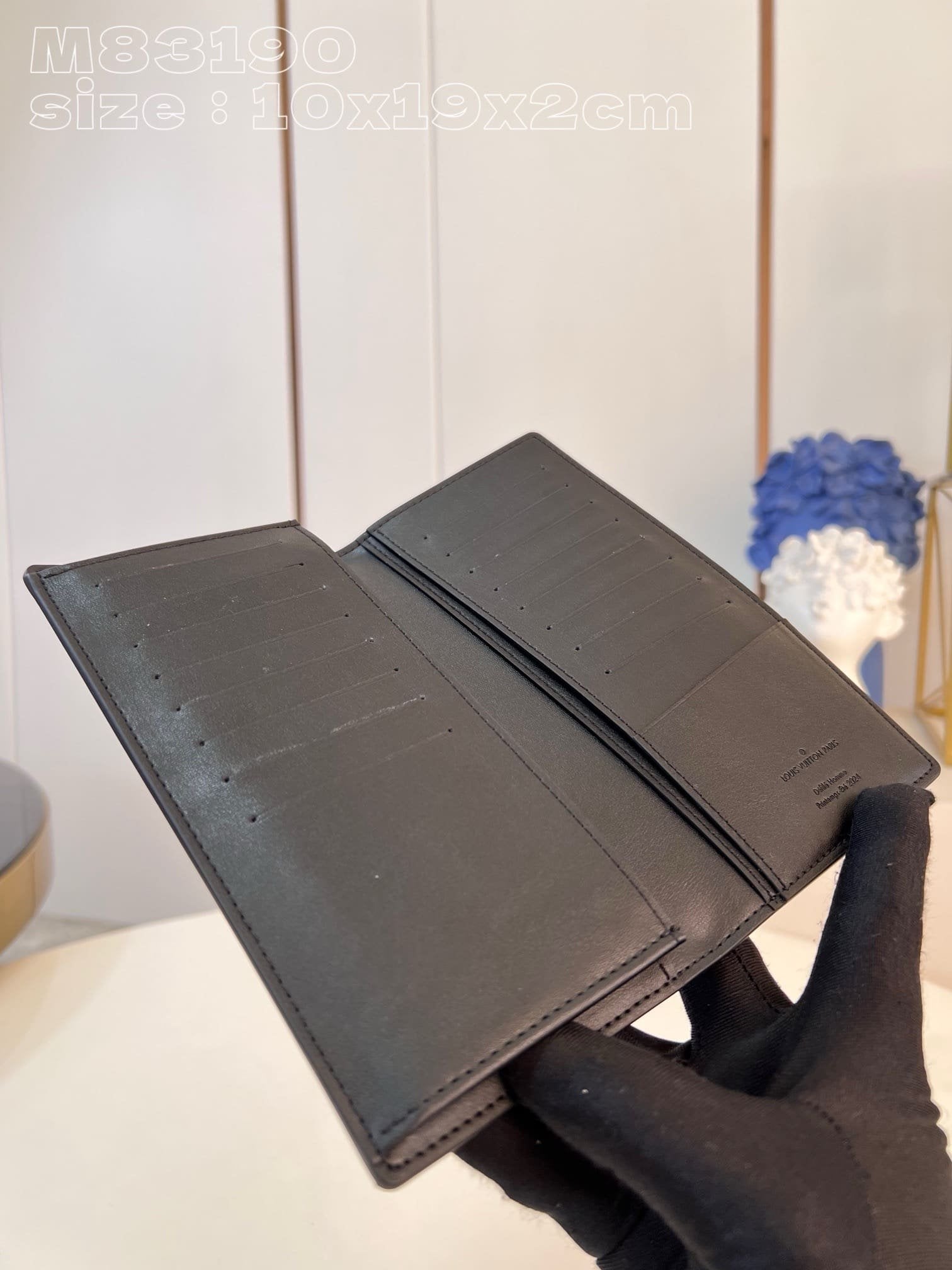 Louis Vuitton M83190 Brazza Wallet