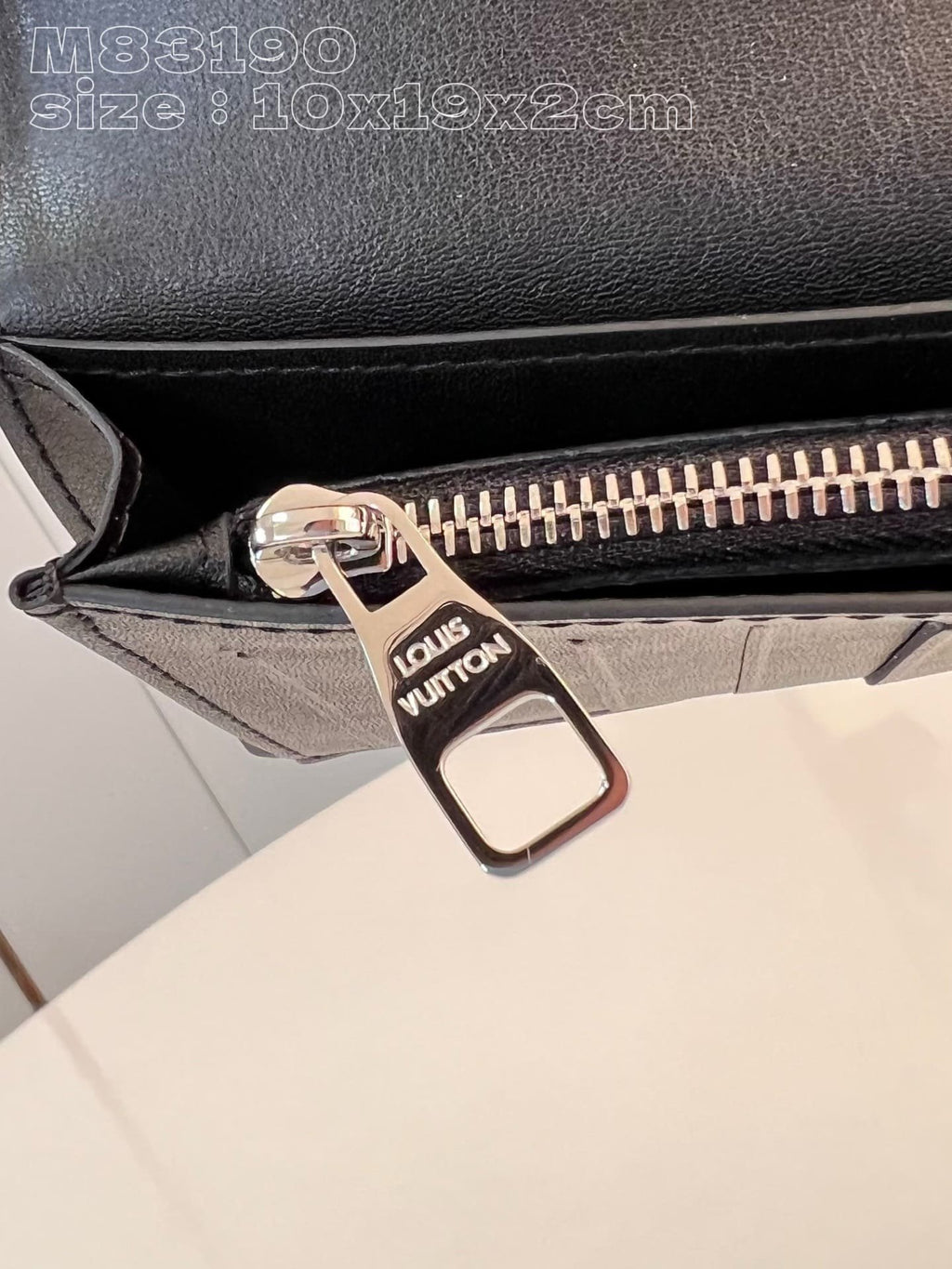 Louis Vuitton M83190 Brazza Wallet