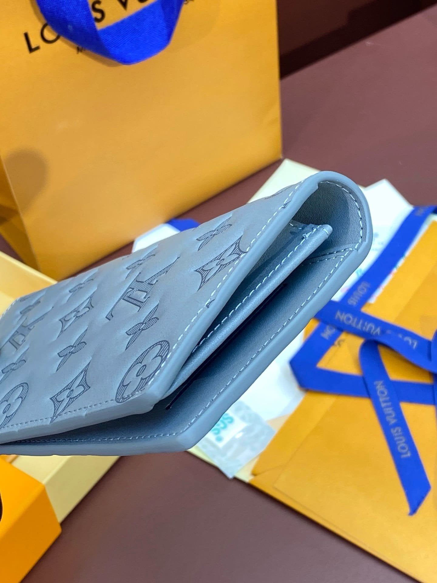 Louis Vuitton M81335 Brazza Wallet
