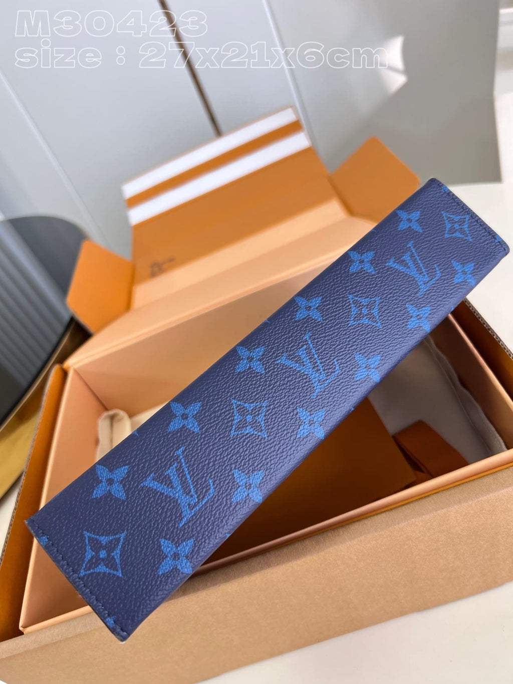 Louis Vuitton M30423 Pochette Voyage MM