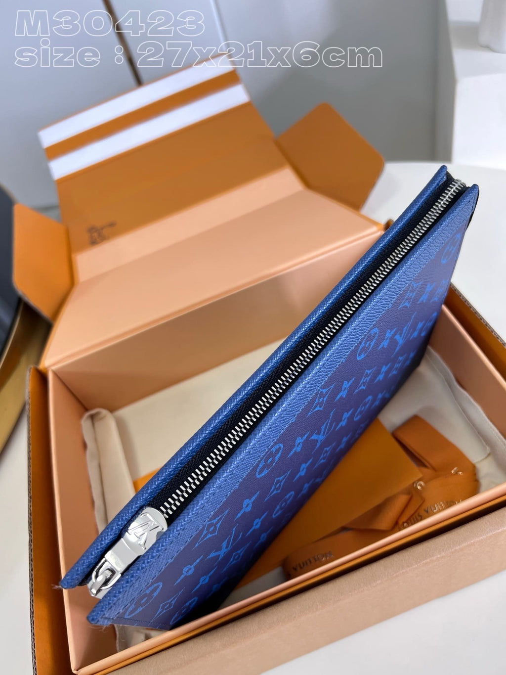 Louis Vuitton M30423 Pochette Voyage MM