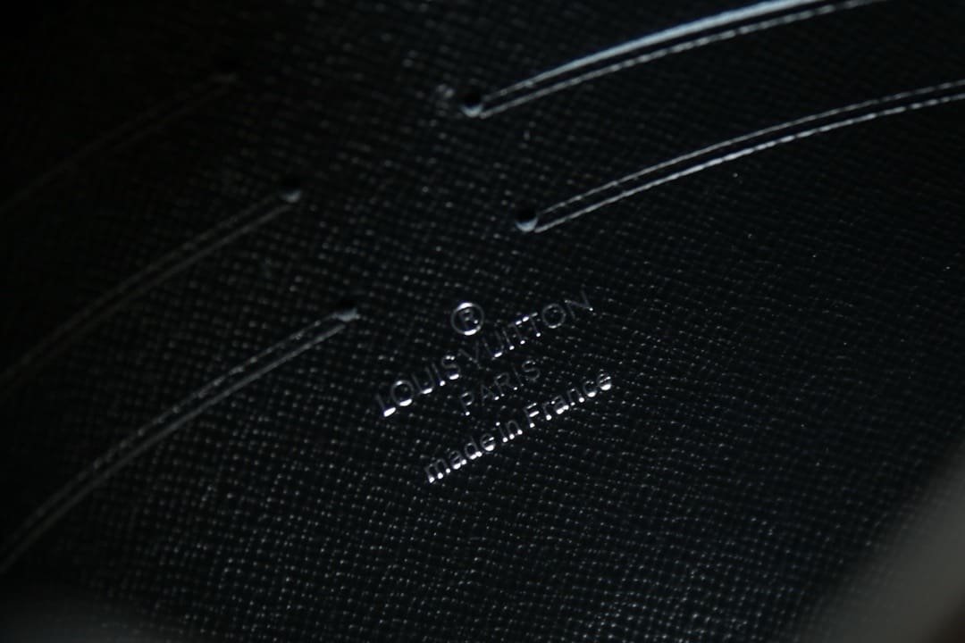 Louis Vuitton M30450 Pochette Voyage