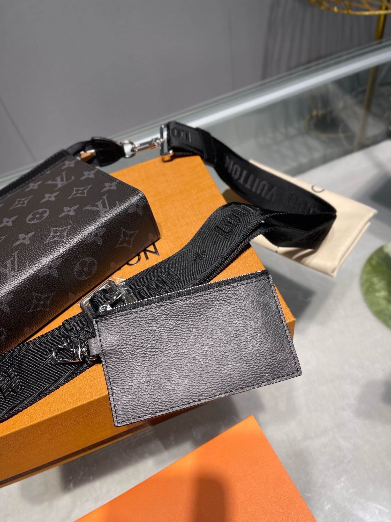 Louis Vuitton M81124 Gaston Wearable Wallet