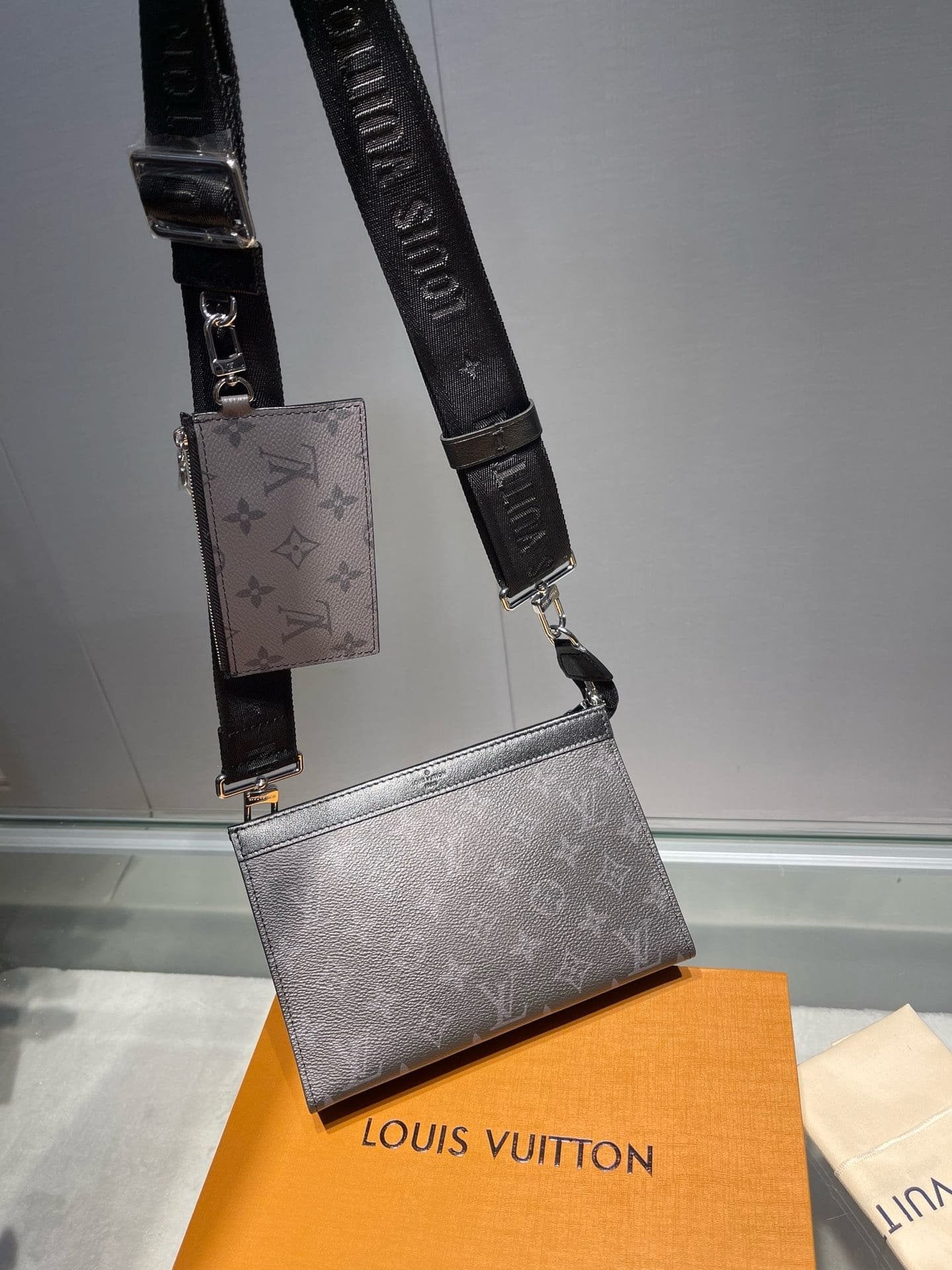 Louis Vuitton M81124 Gaston Wearable Wallet
