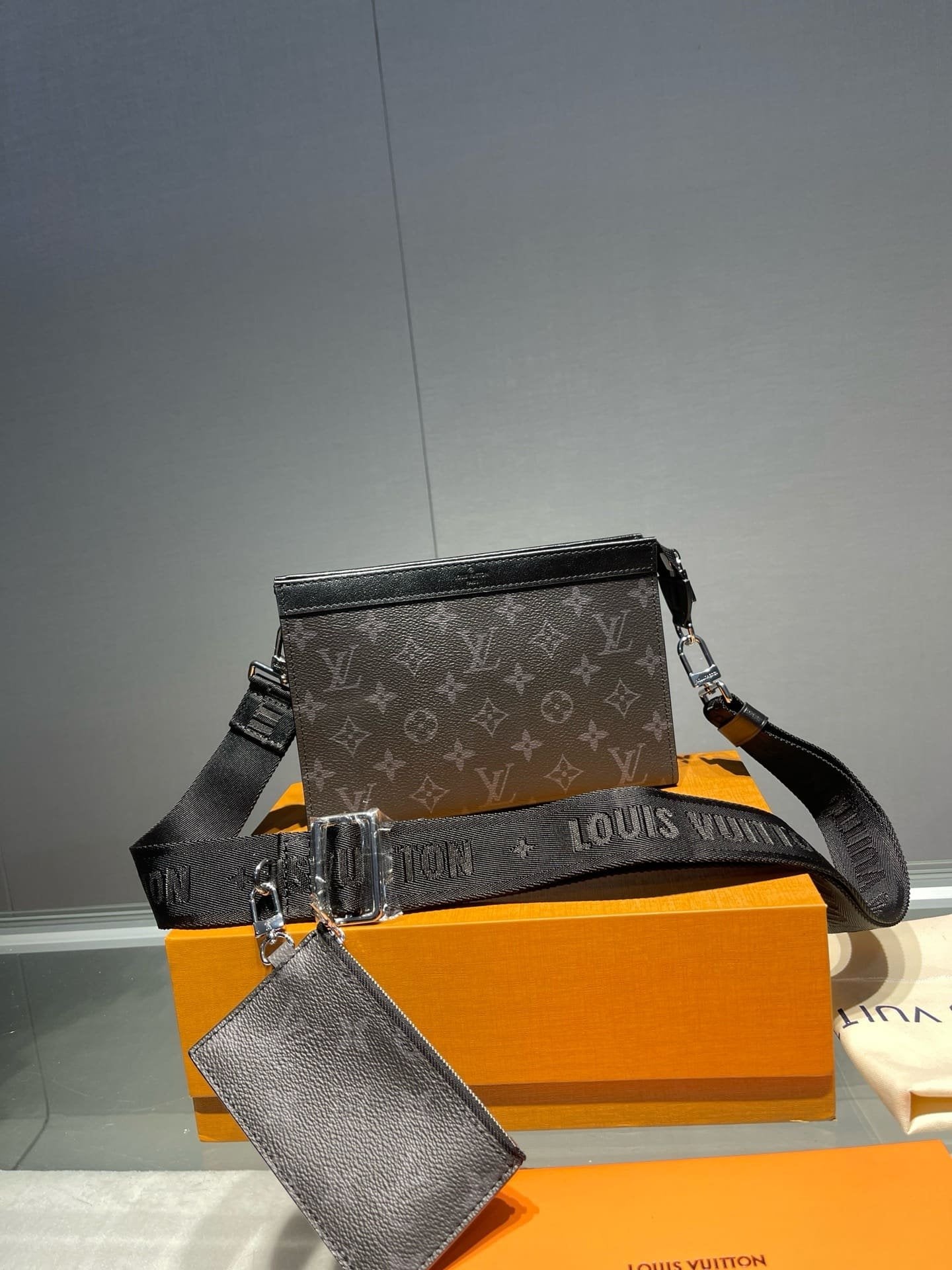 Louis Vuitton M81124 Gaston Wearable Wallet