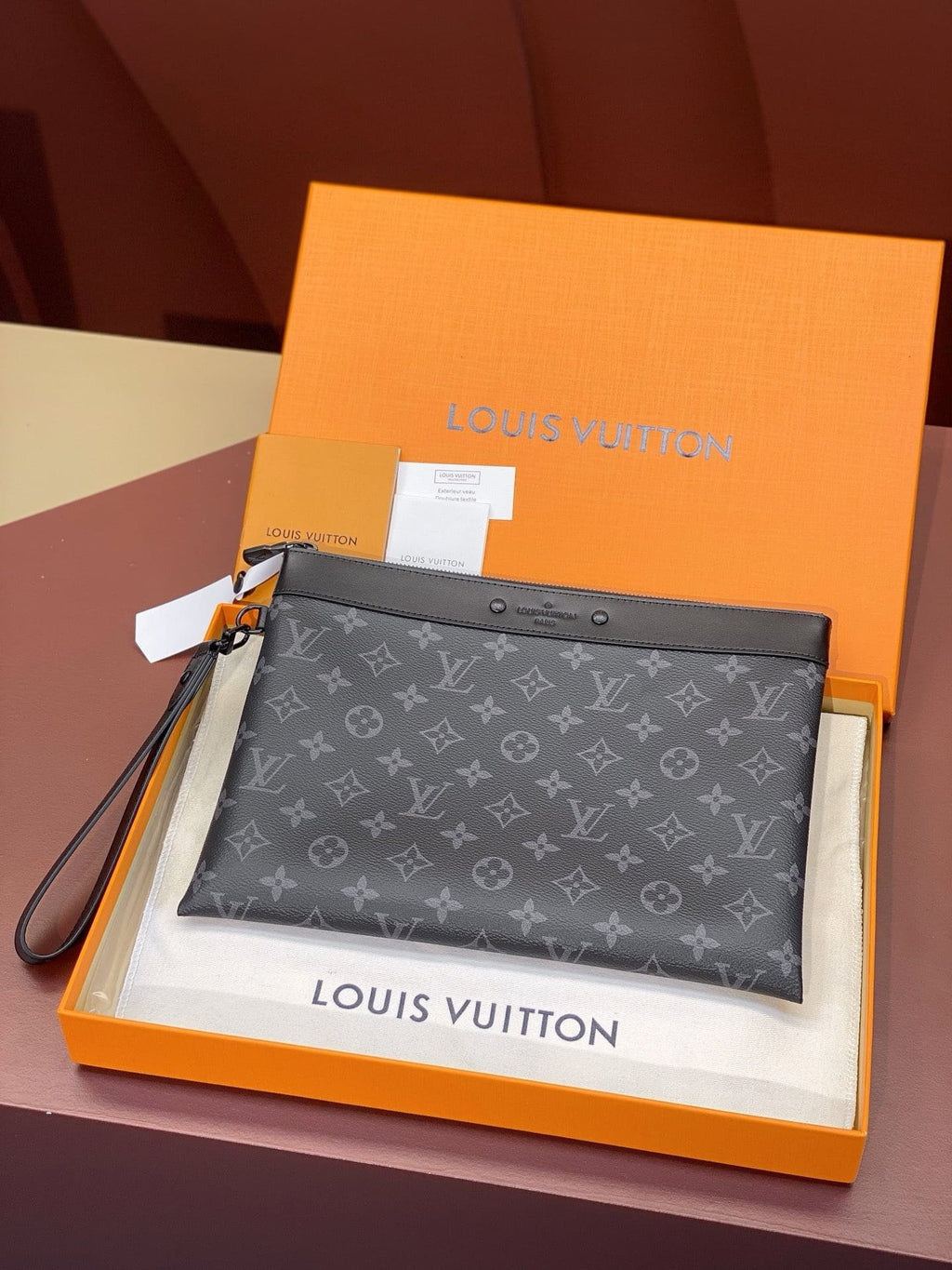 Louis Vuitton M81569 Pochette To-Go