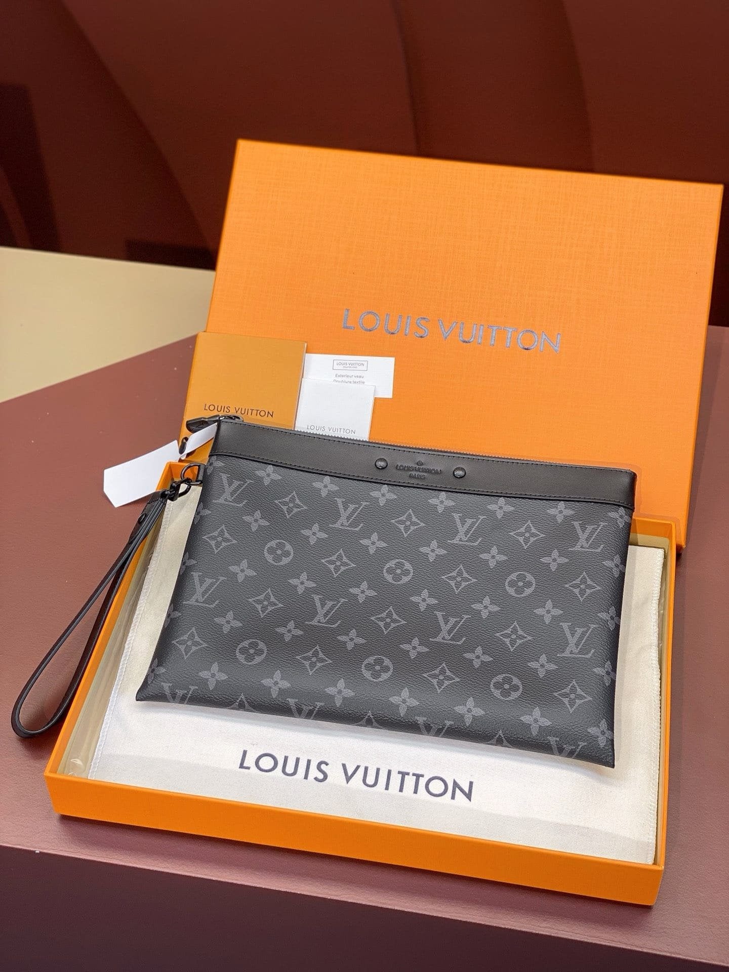 Louis Vuitton M81569 Pochette To-Go