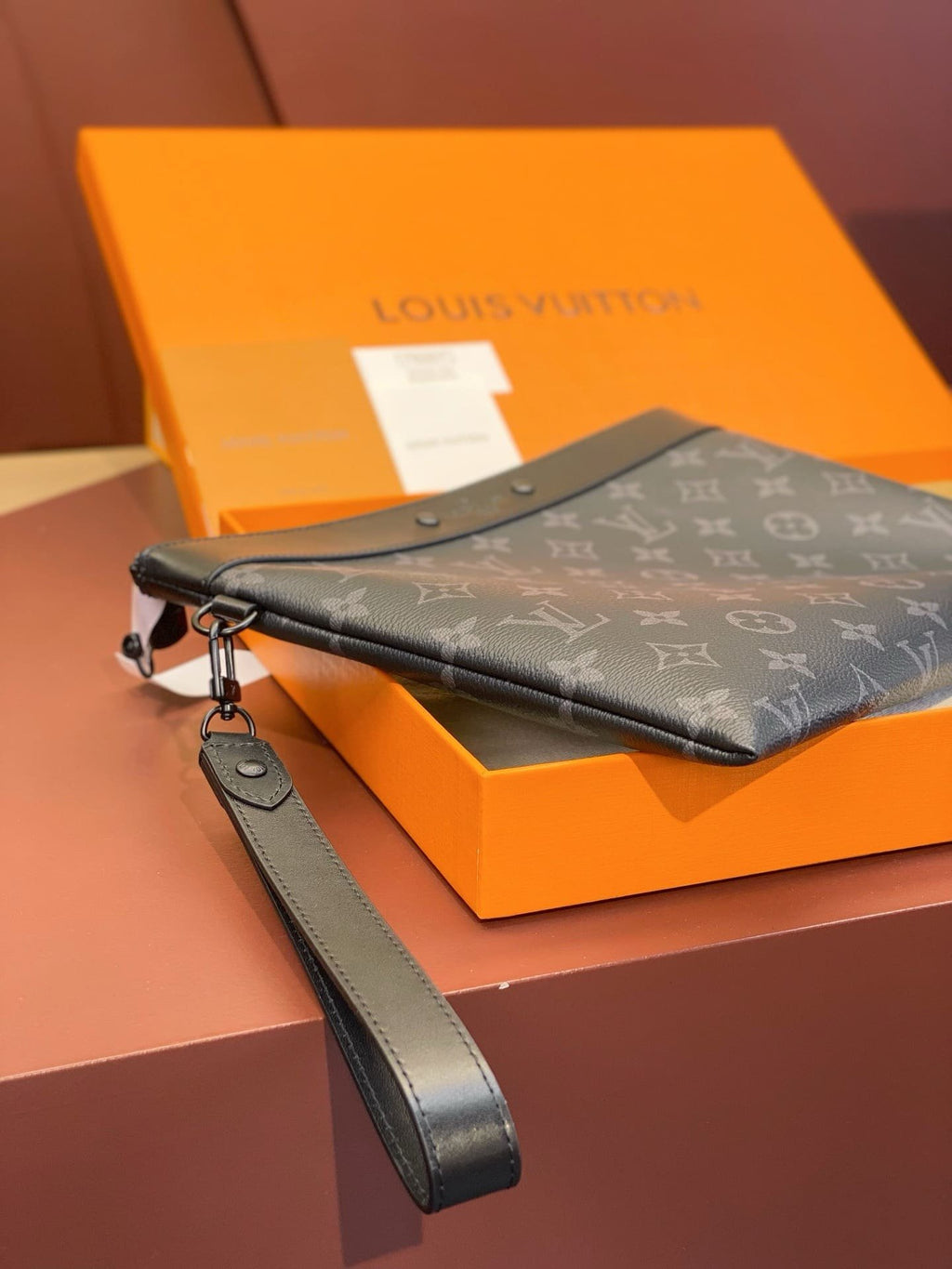 Louis Vuitton M81569 Pochette To-Go