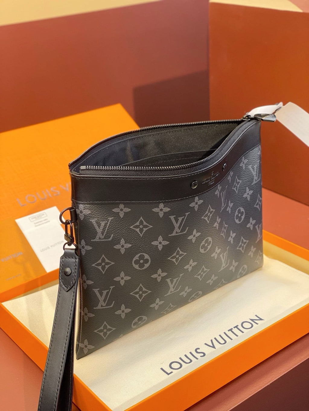 Louis Vuitton M81569 Pochette To-Go